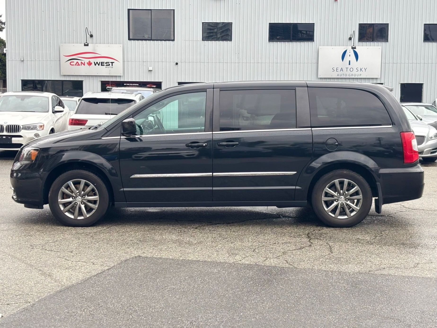 /canwestautoinc/2016-Chrysler-Town&-03505606587856902.jpg