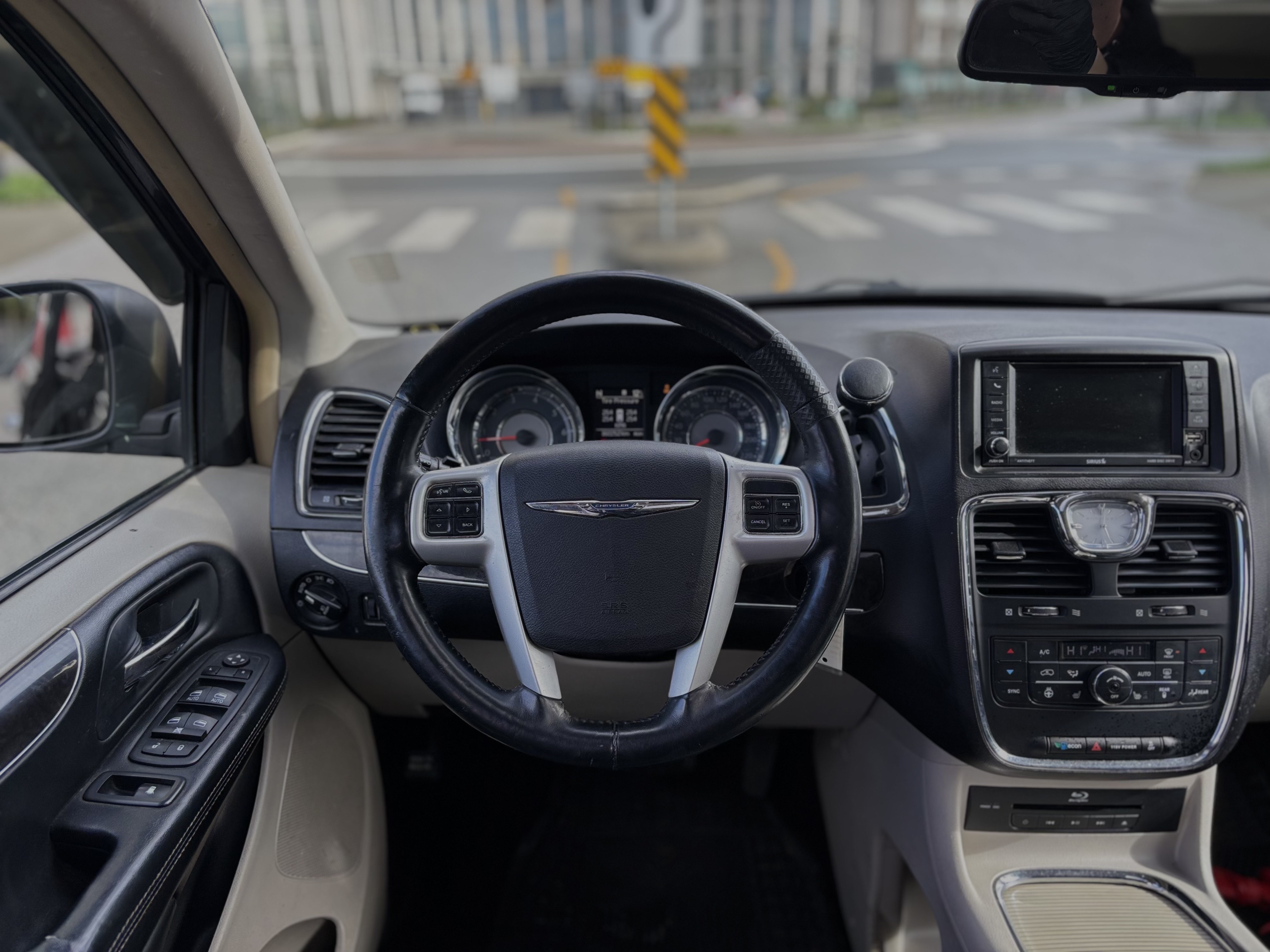 /canwestautoinc/2016-Chrysler-Town&-5049489282342756.jpg