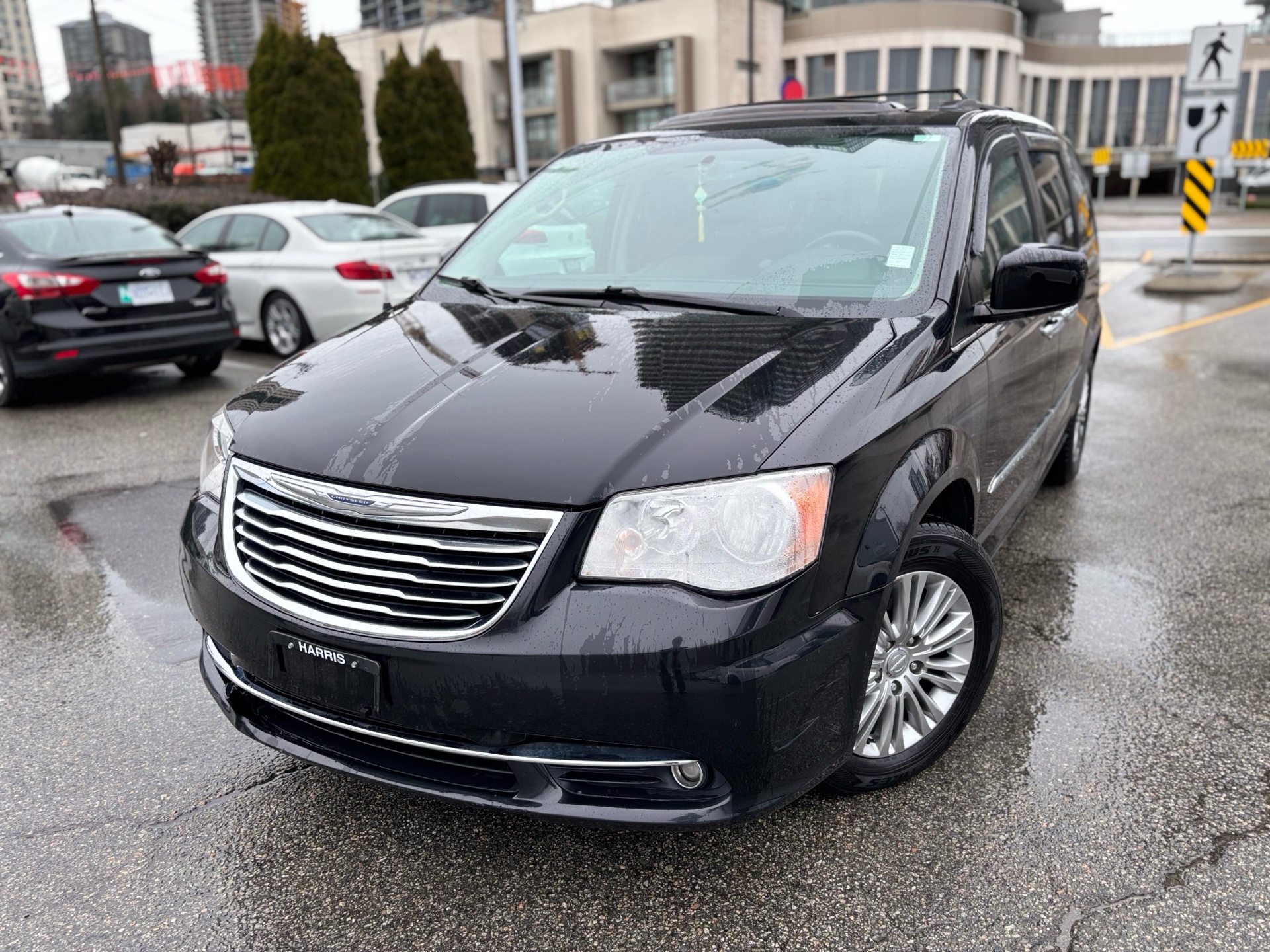/canwestautoinc/2016-Chrysler-Town&-5495937413998295.jpg