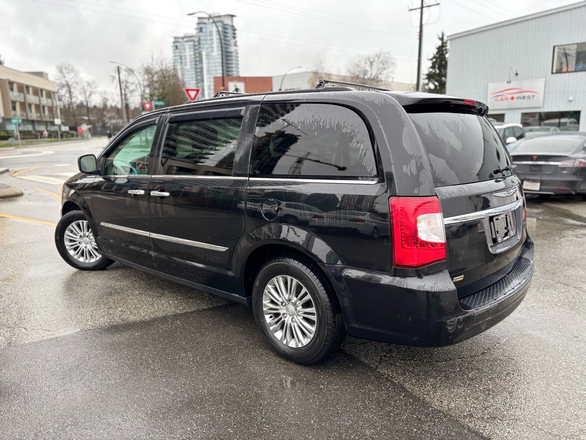 /canwestautoinc/2016-Chrysler-Town&-816368265025196.jpg