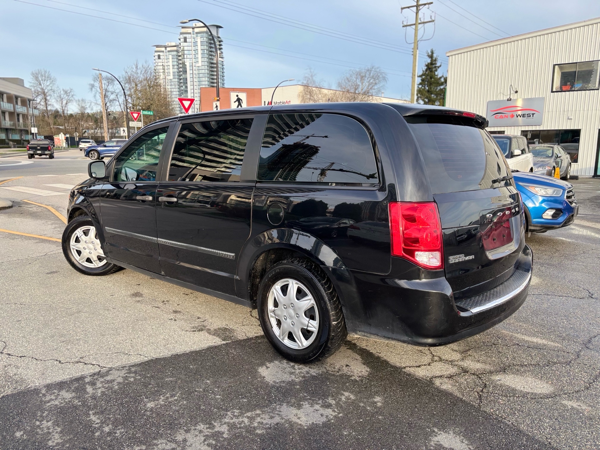 /canwestautoinc/2016-Dodge-GrandCaravan-1612085916161401.jpg
