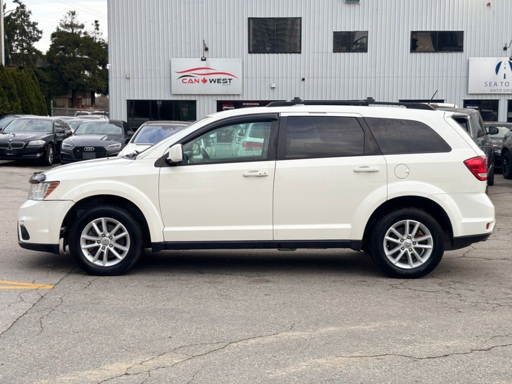 /canwestautoinc/2016-Dodge-Journey-27925425062808573.jpg