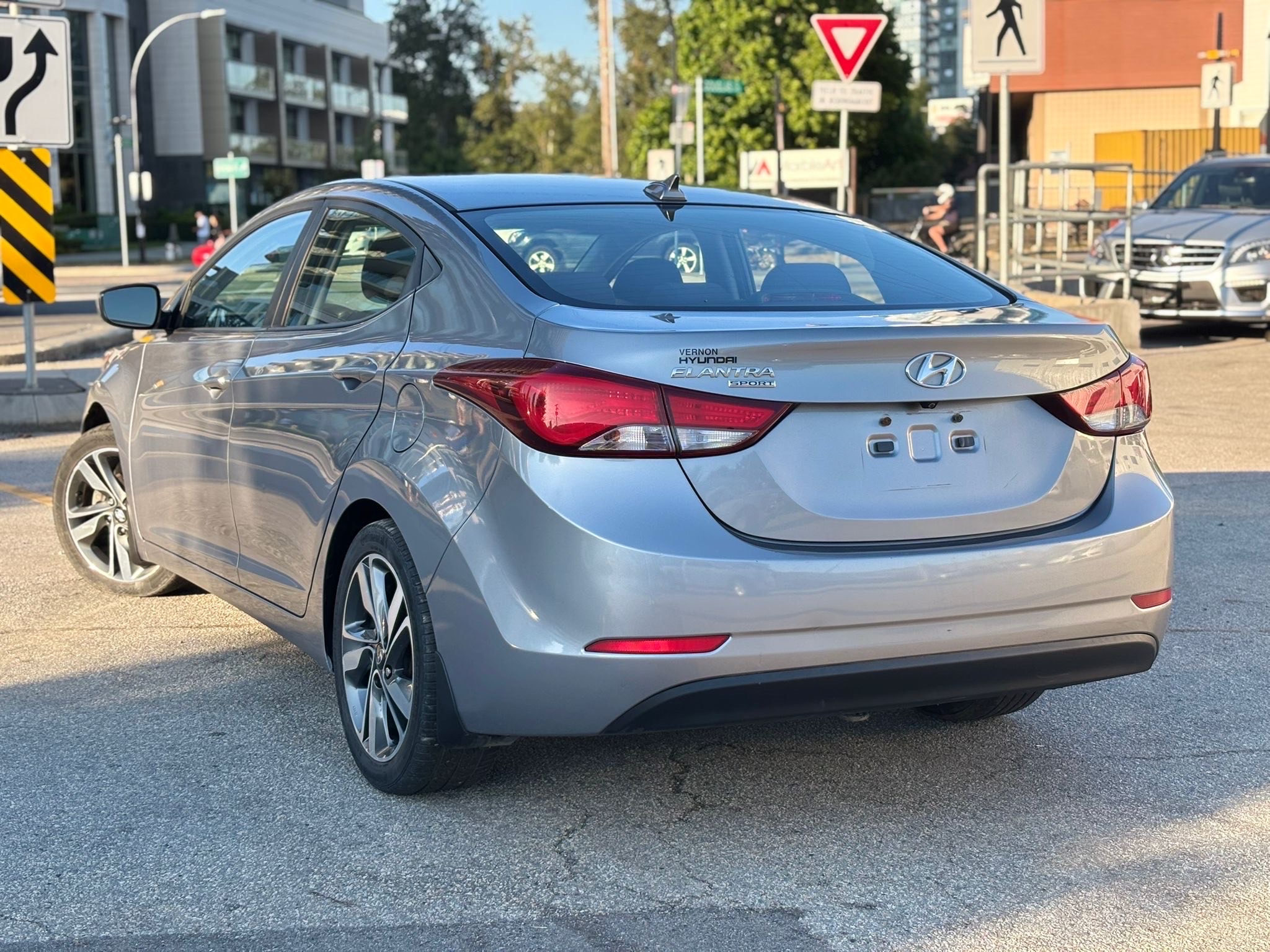 /canwestautoinc/2016-Hyundai-Elantra-8490803218643952.jpg