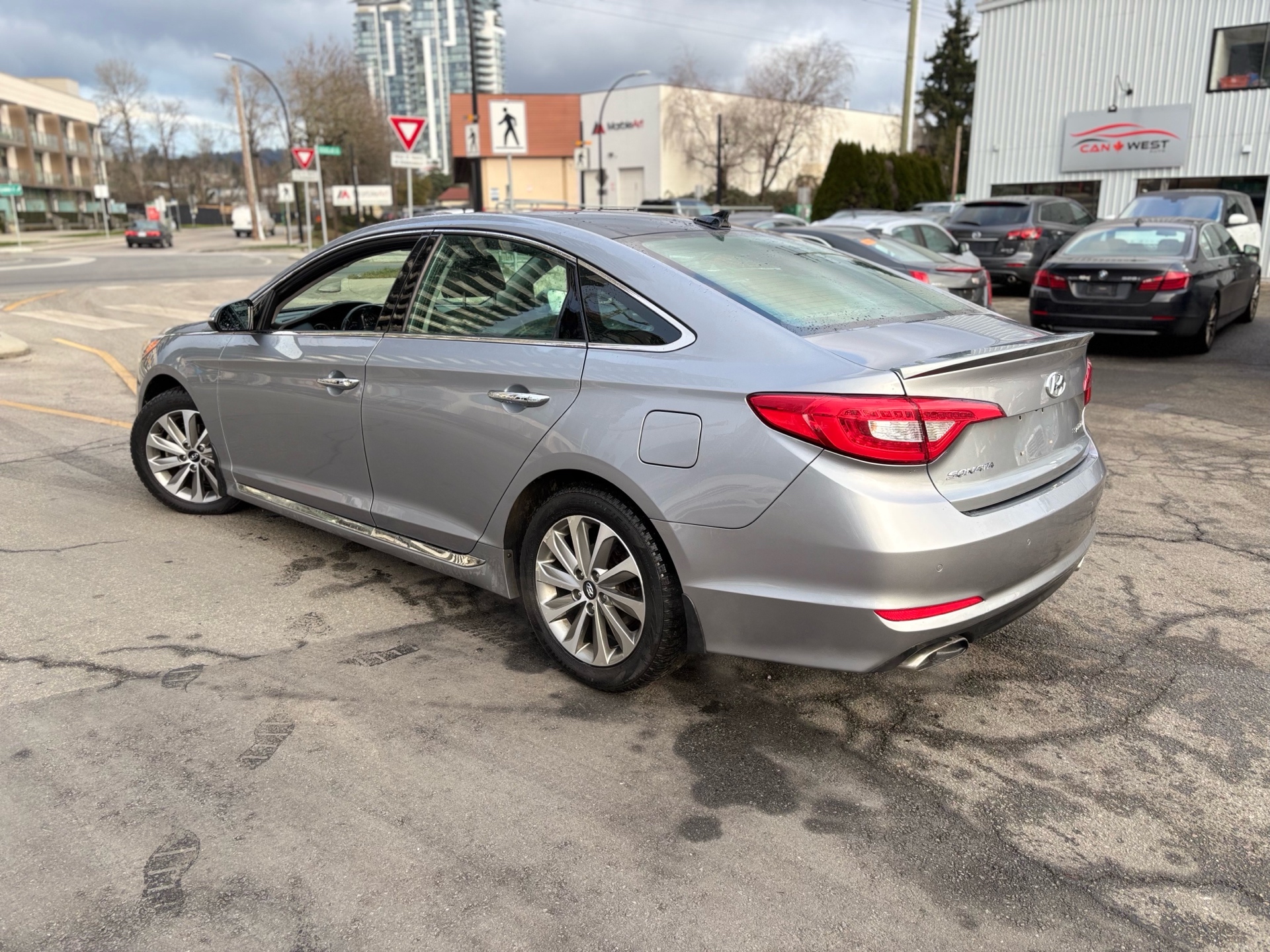 /canwestautoinc/2016-Hyundai-Sonata-23570711785852683.jpg
