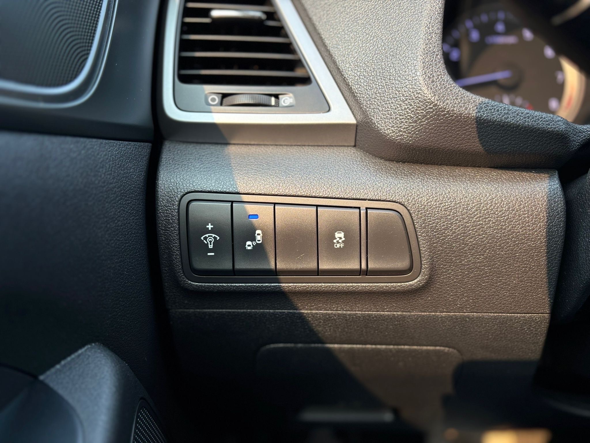 /canwestautoinc/2016-Hyundai-Tucson-8375069716950265.jpg