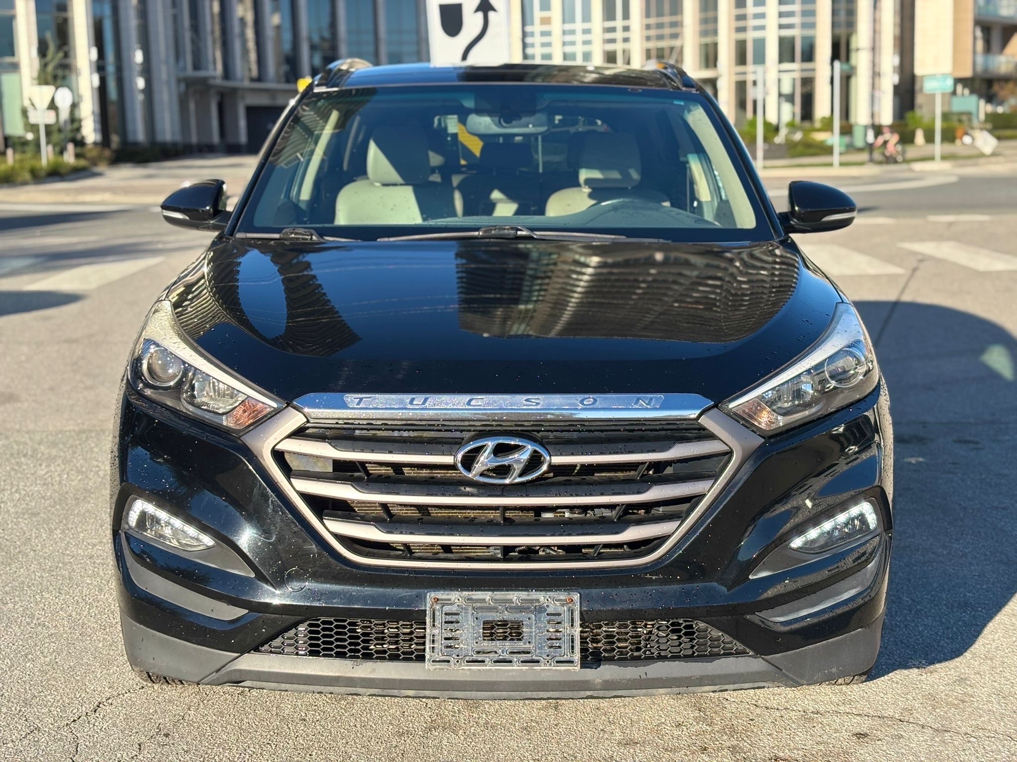 Voxcar HYUNDAI Tucson SUV in Black, VANCOUVER