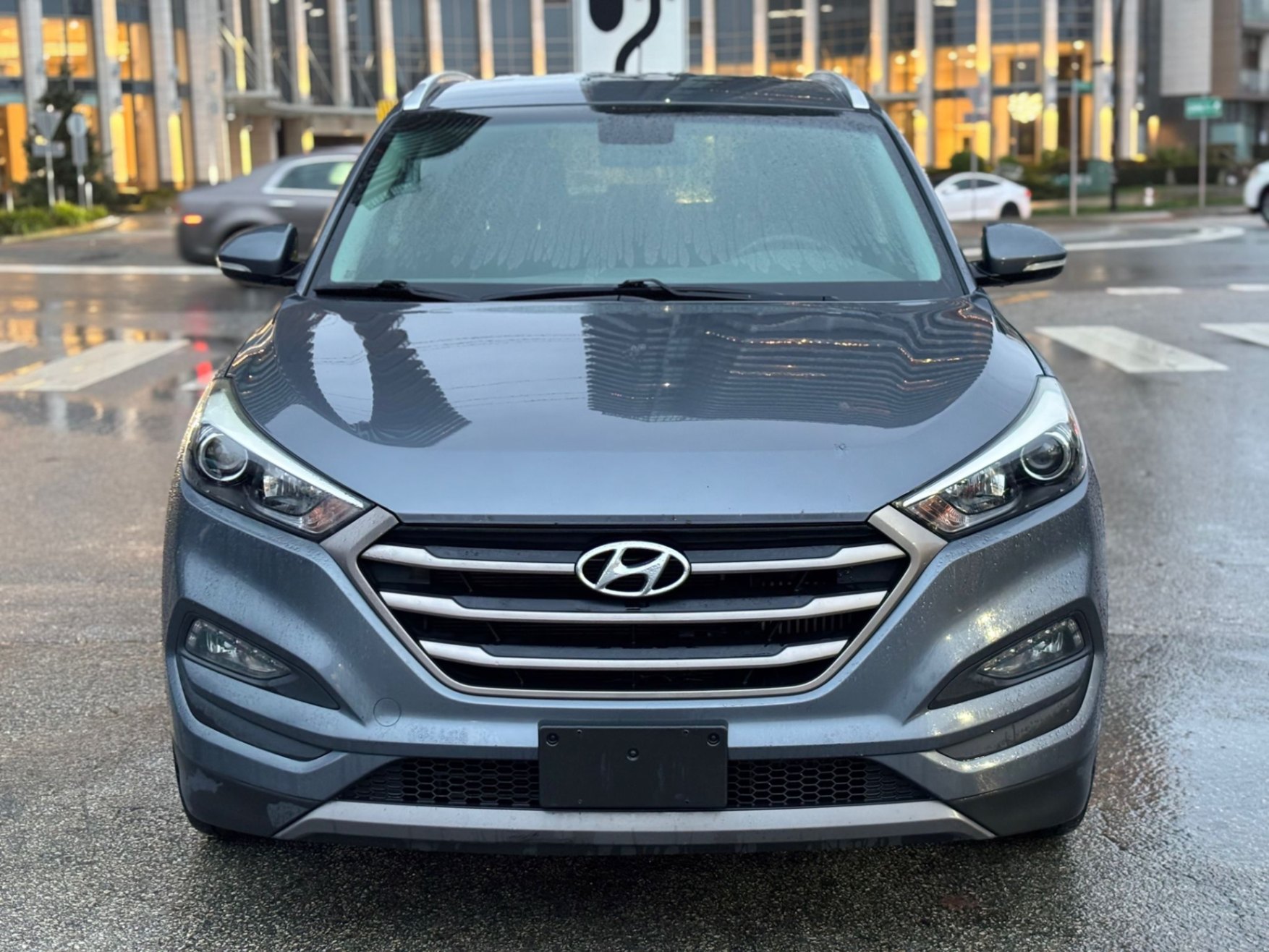 Voxcar HYUNDAI Tucson SUV in Dark Grey, VANCOUVER
