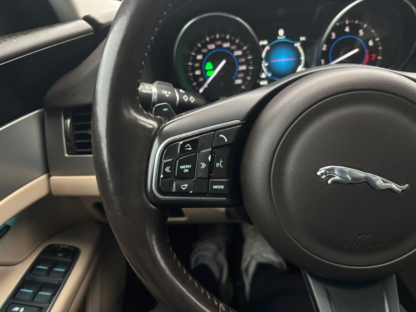 /canwestautoinc/2016-Jaguar-XF-4672329351585556.jpg