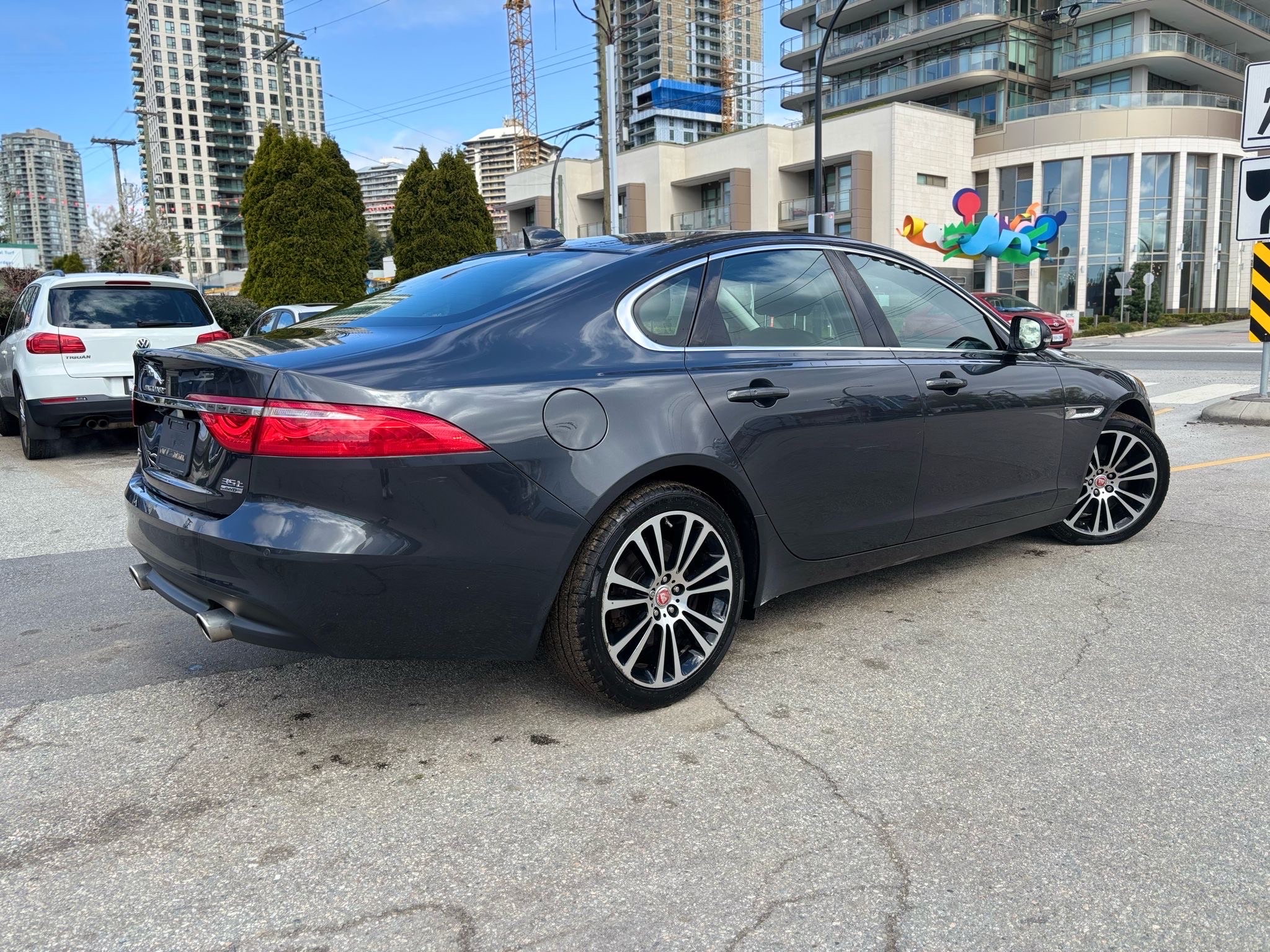 /canwestautoinc/2016-Jaguar-XF-7215025174636693.jpg