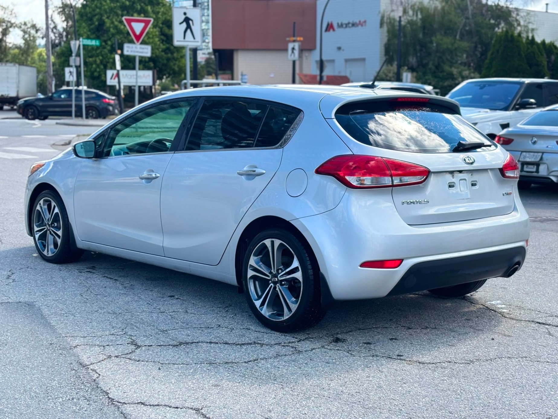 /canwestautoinc/2016-Kia-Forte5-Door-3042006500559107.jpg