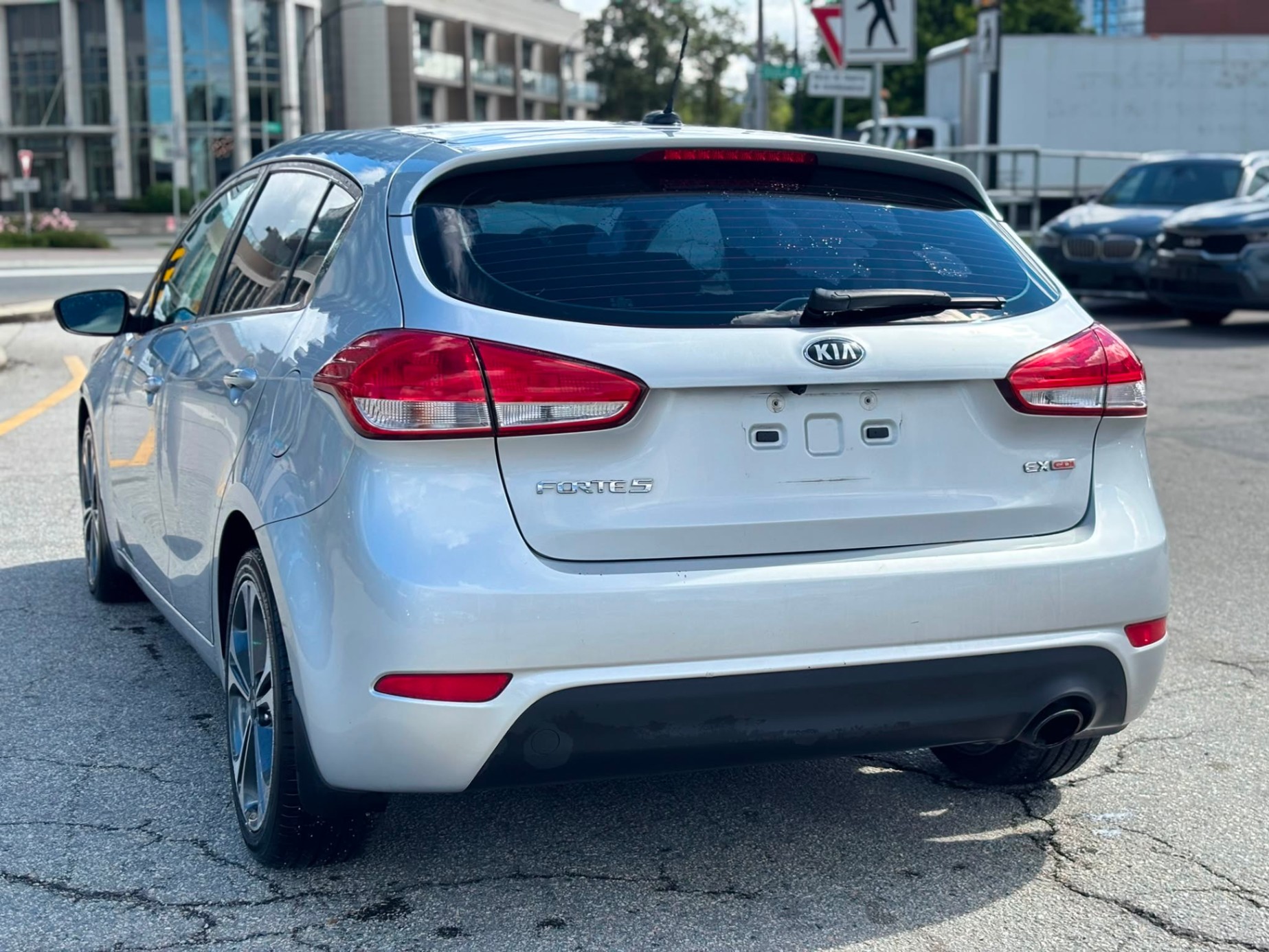 /canwestautoinc/2016-Kia-Forte5-Door-9851741609394093.jpg