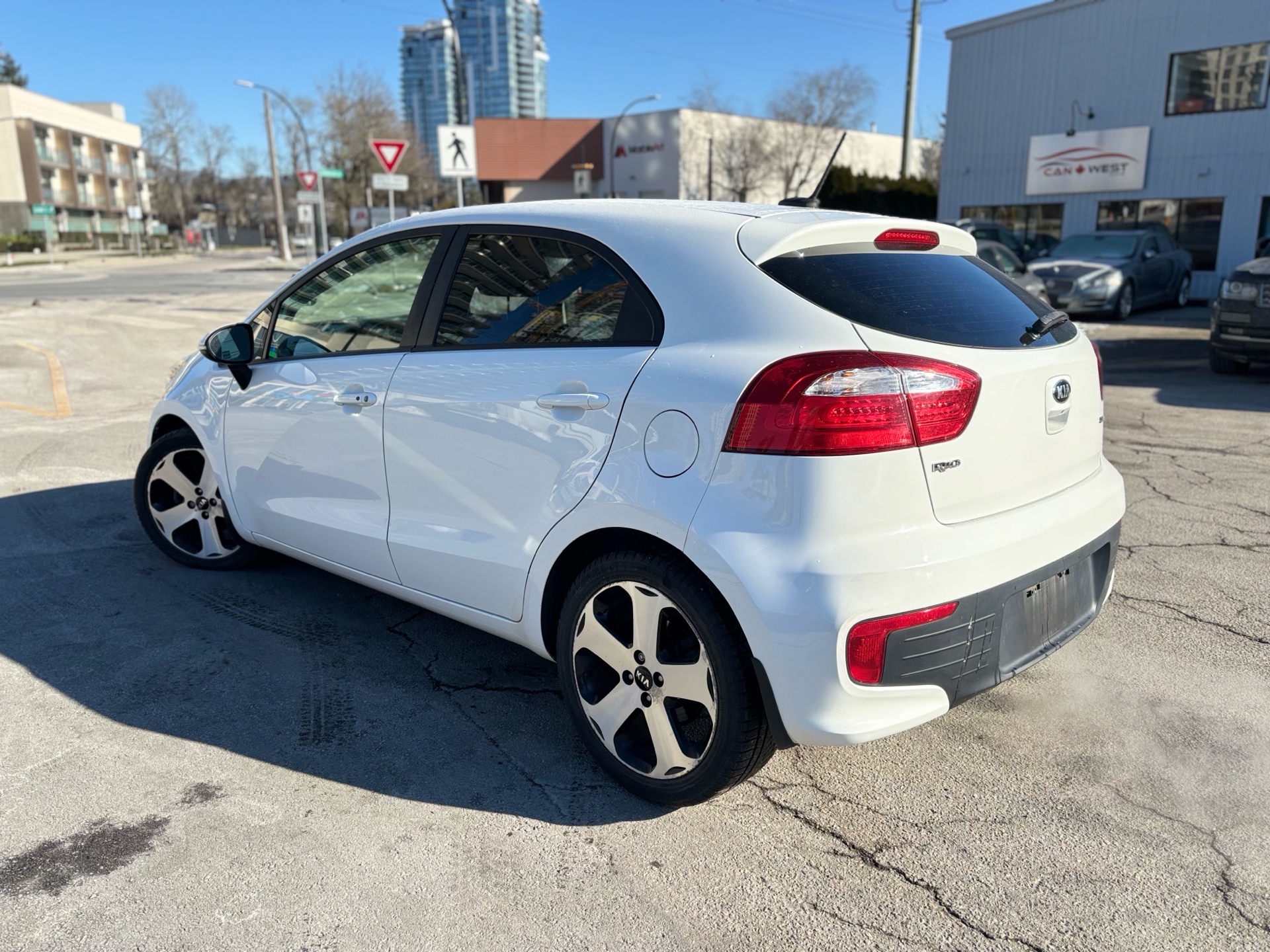 /canwestautoinc/2016-Kia-Rio-9910409777898077.jpg