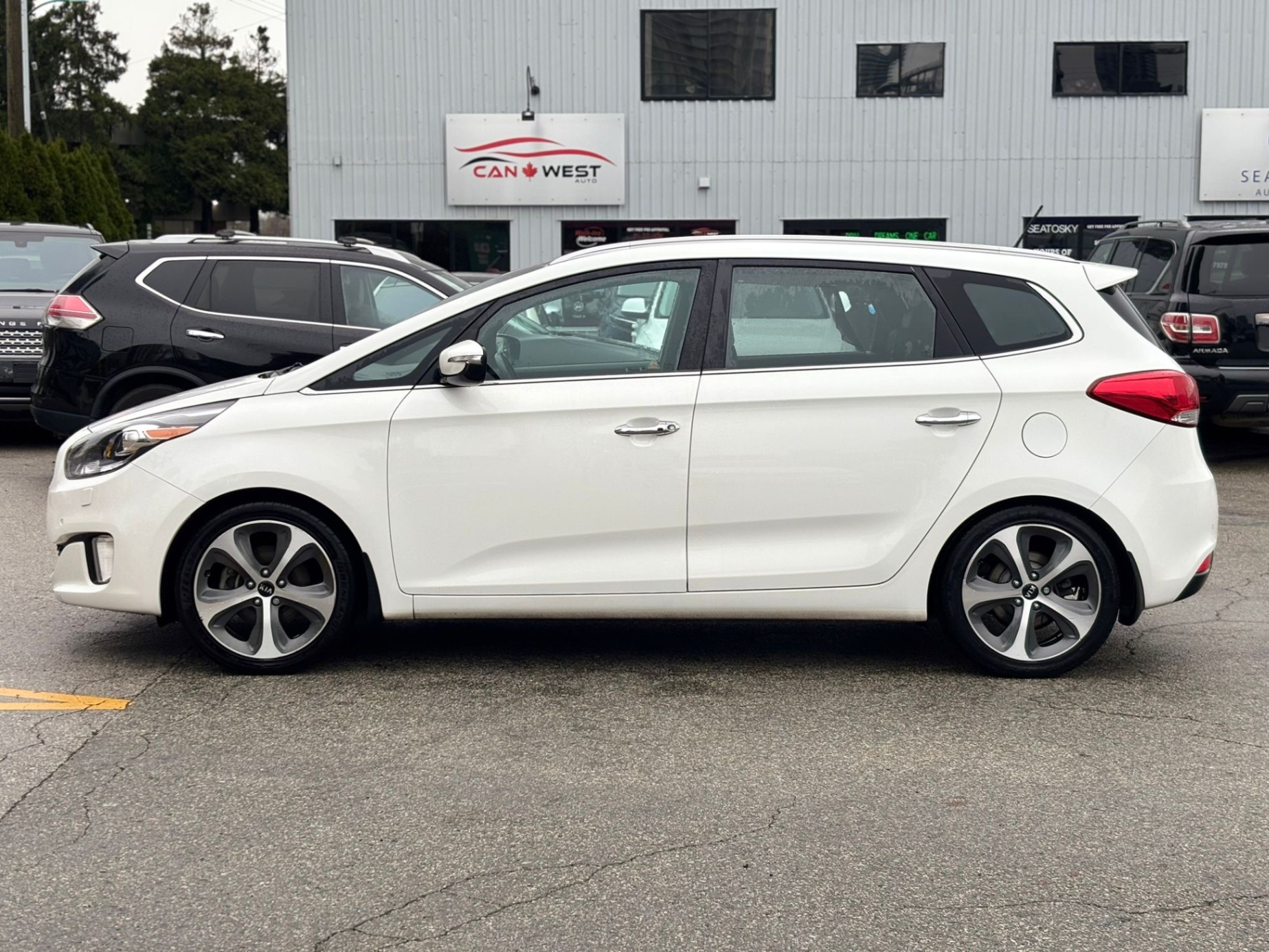 /canwestautoinc/2016-Kia-Rondo-43463454432390347.jpg