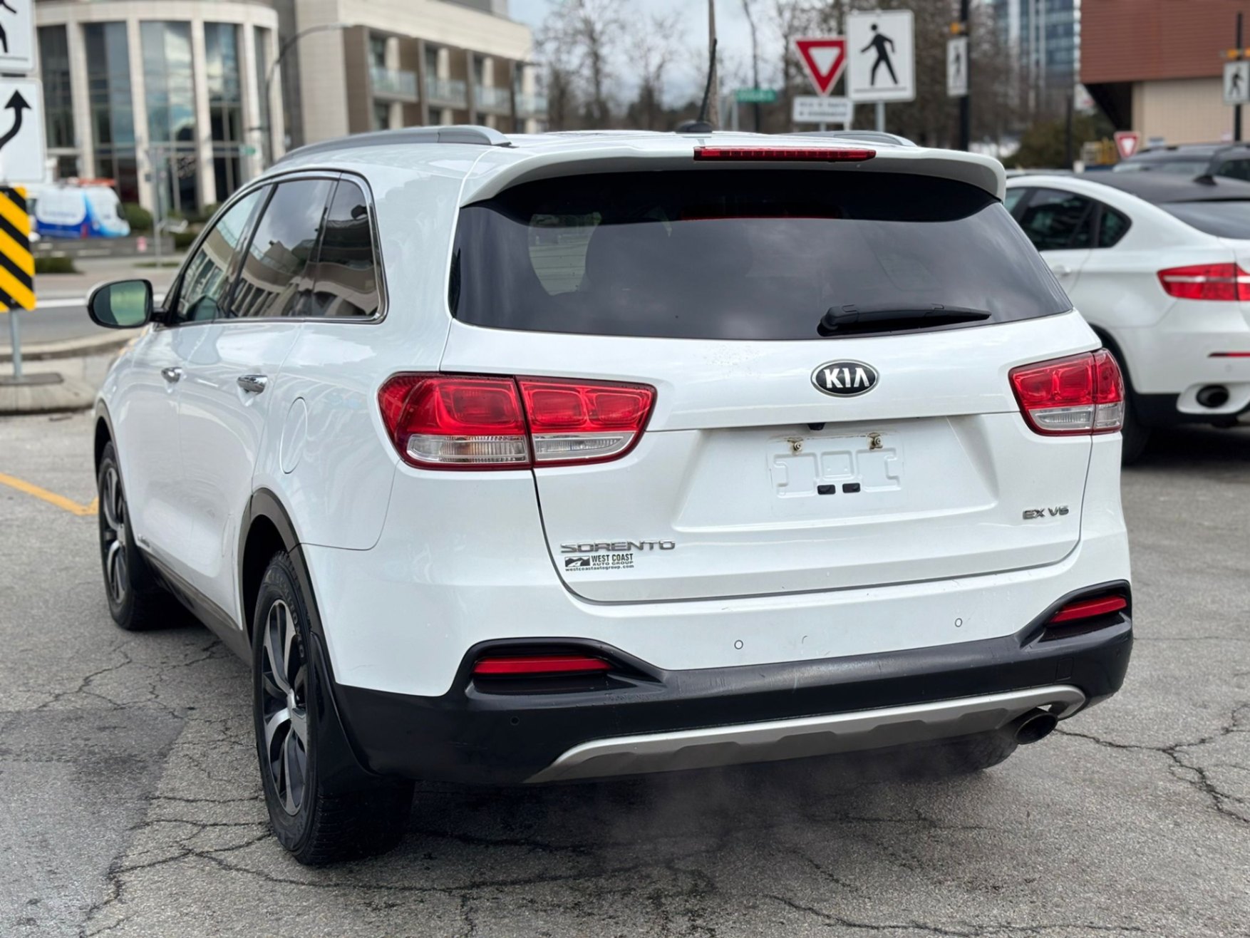 /canwestautoinc/2016-Kia-Sorento-41657849752438825.jpg
