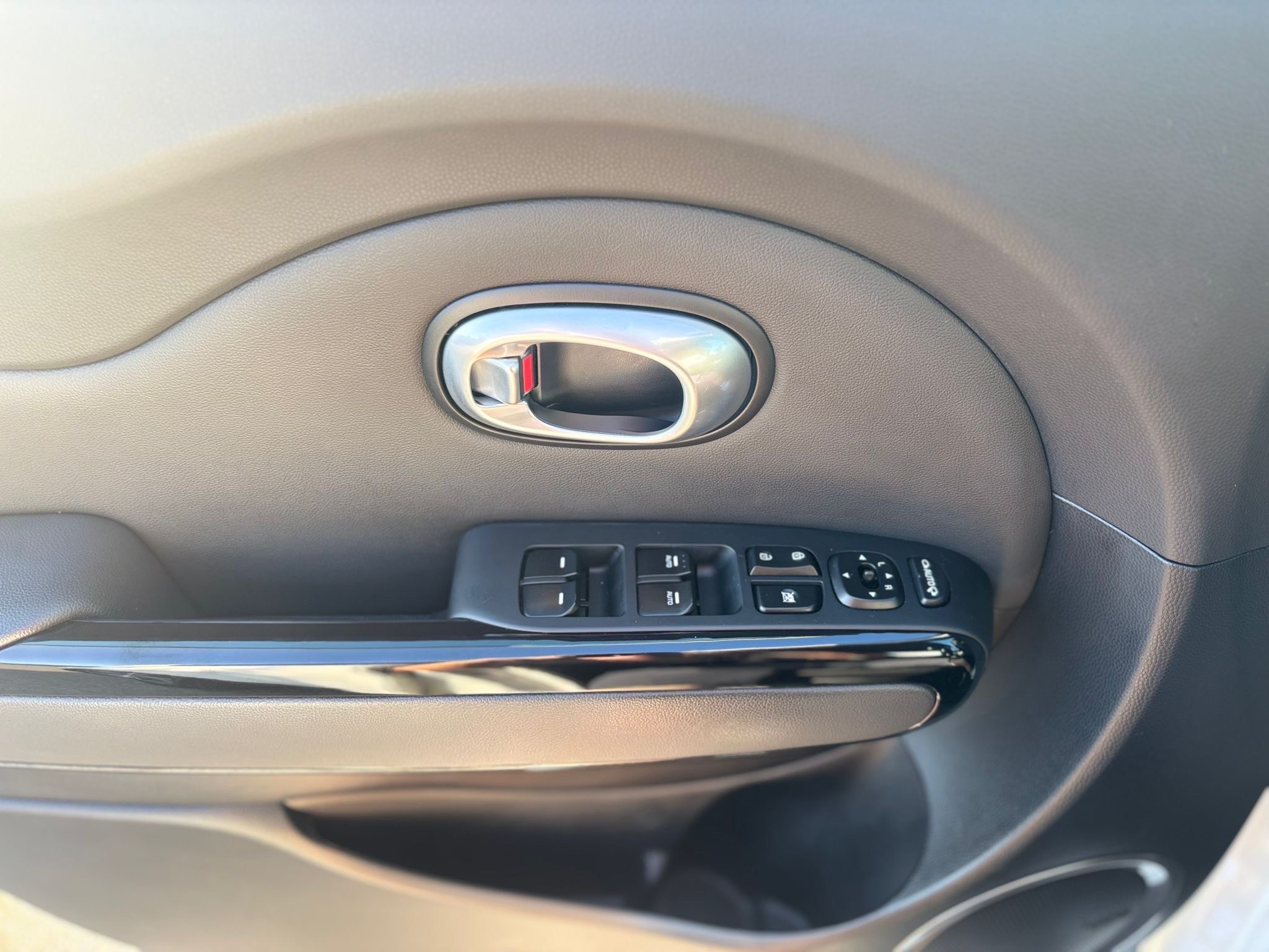 /canwestautoinc/2016-Kia-Soul-8477679665828581.jpg