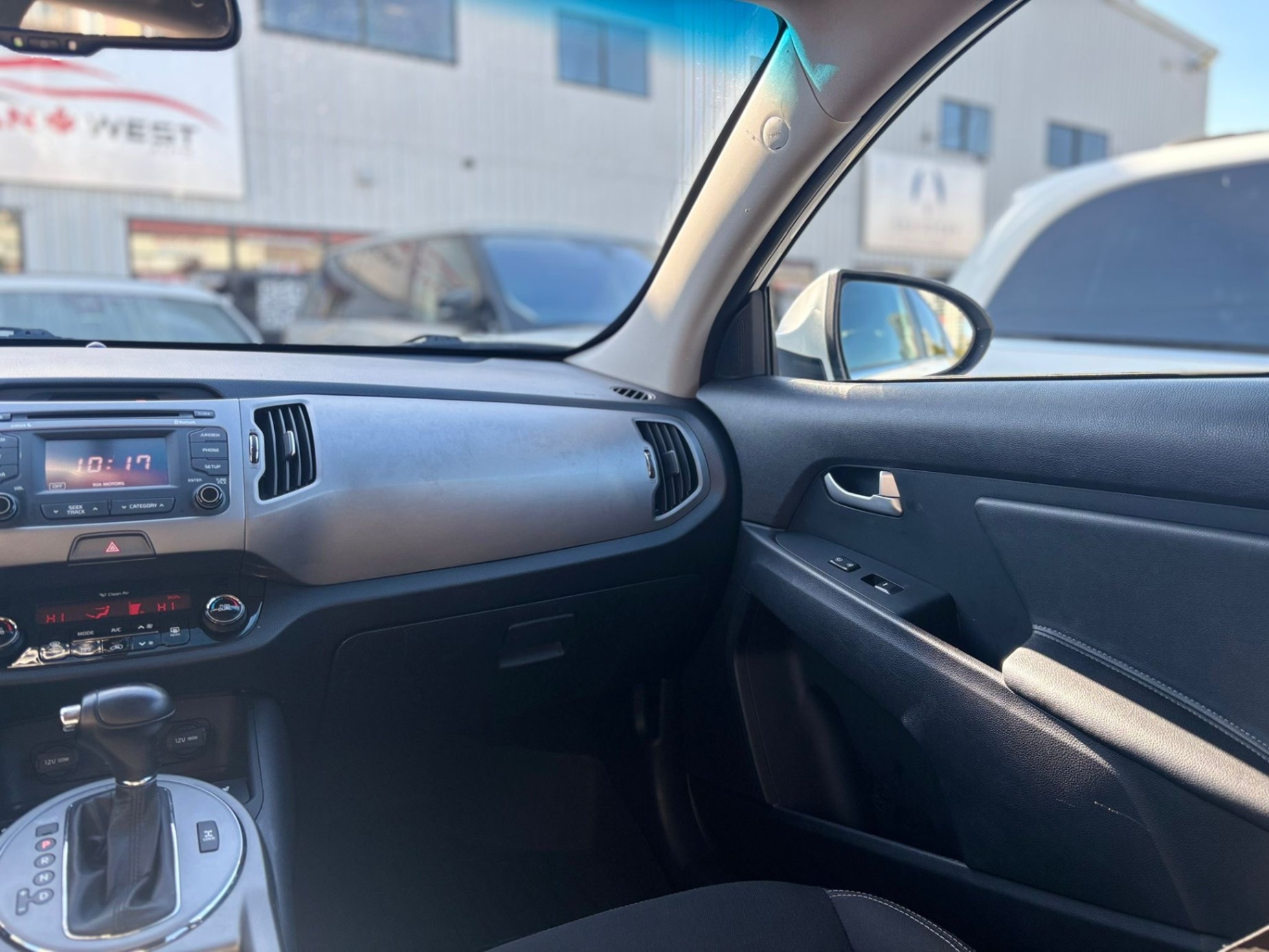 /canwestautoinc/2016-Kia-Sportage-05549158863656589.jpg