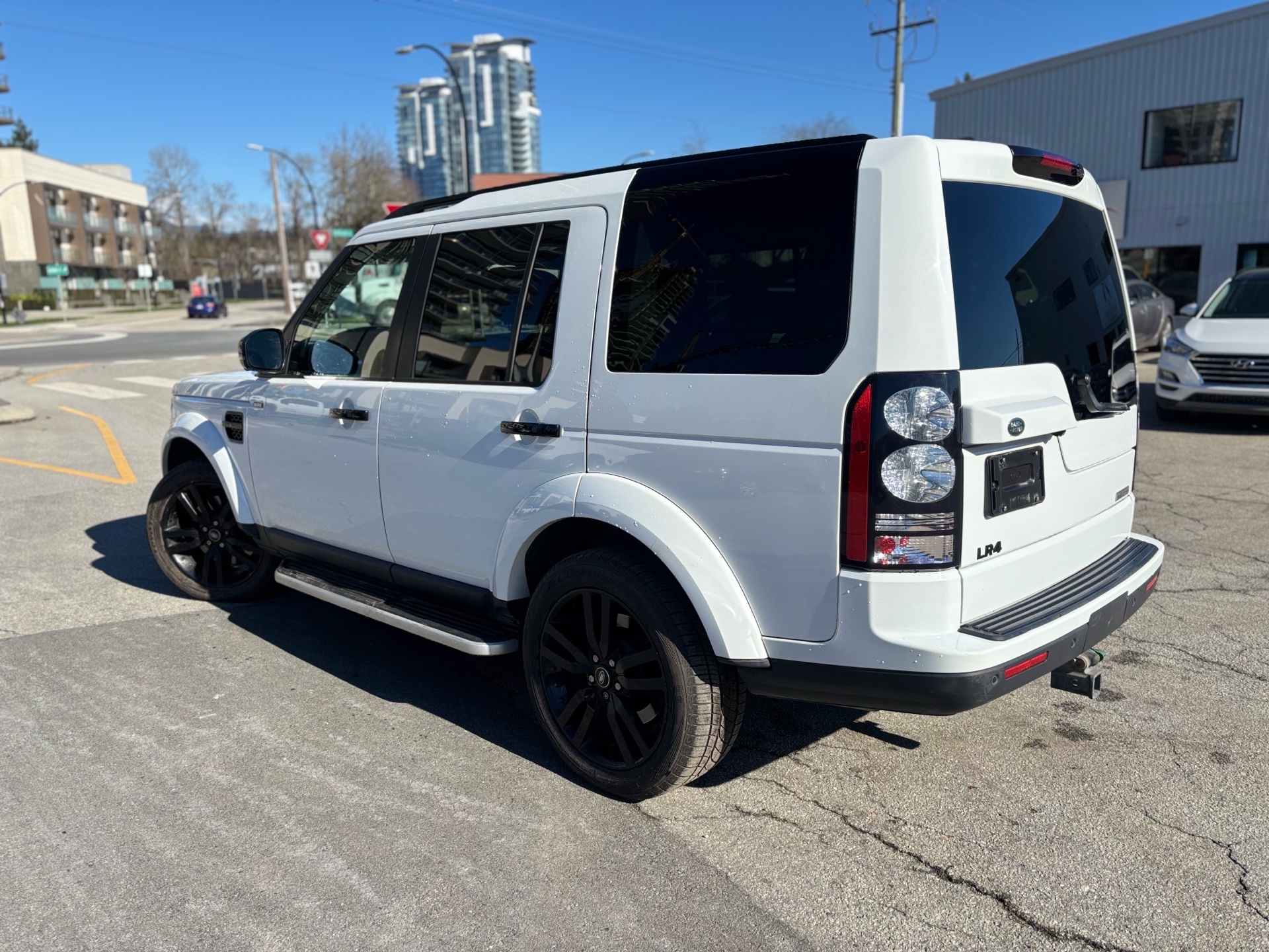 /canwestautoinc/2016-LandRover-LR4-3175762756044822.jpg