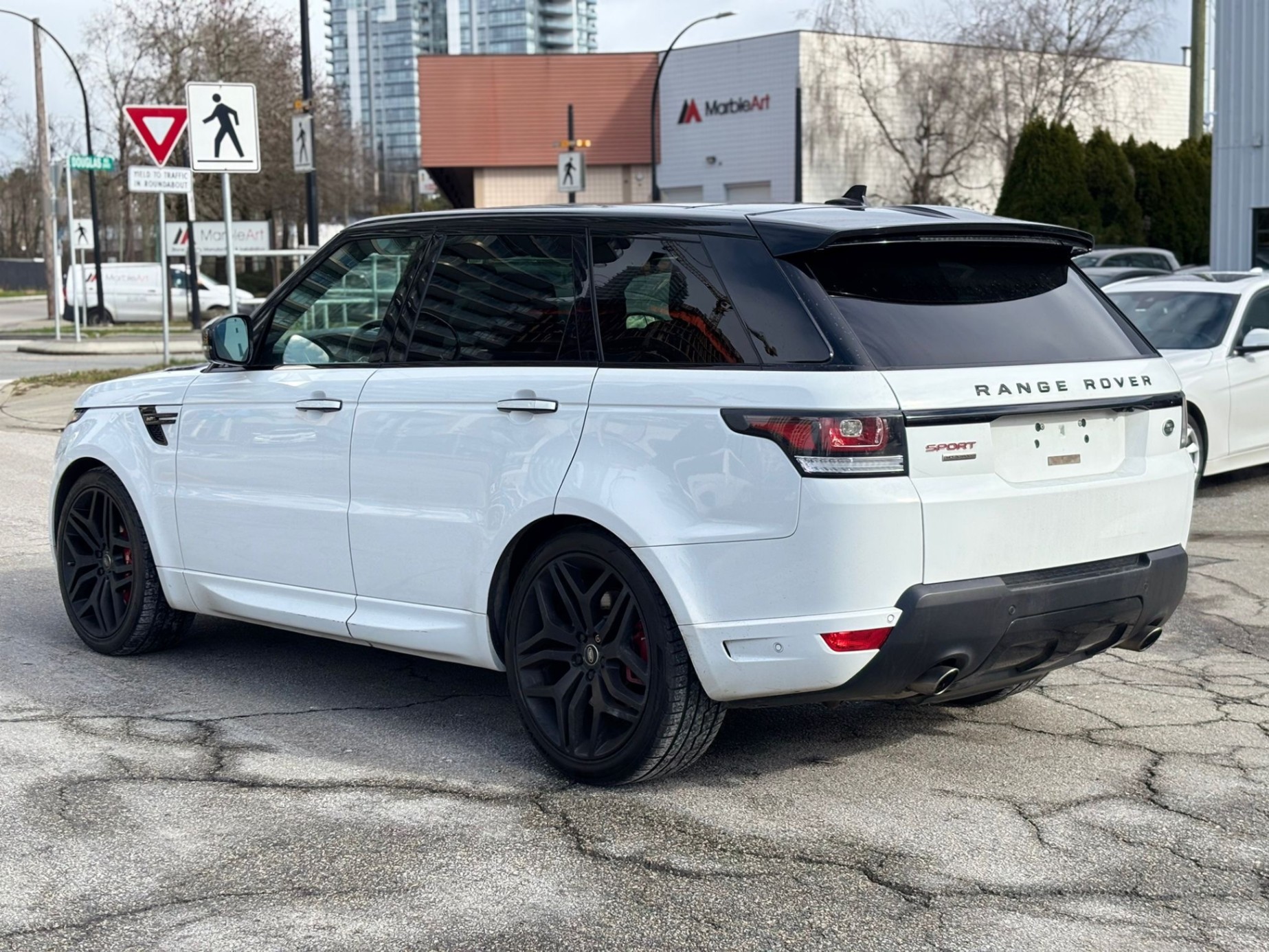 /canwestautoinc/2016-LandRover-RangeRover-5954070837174958.jpg