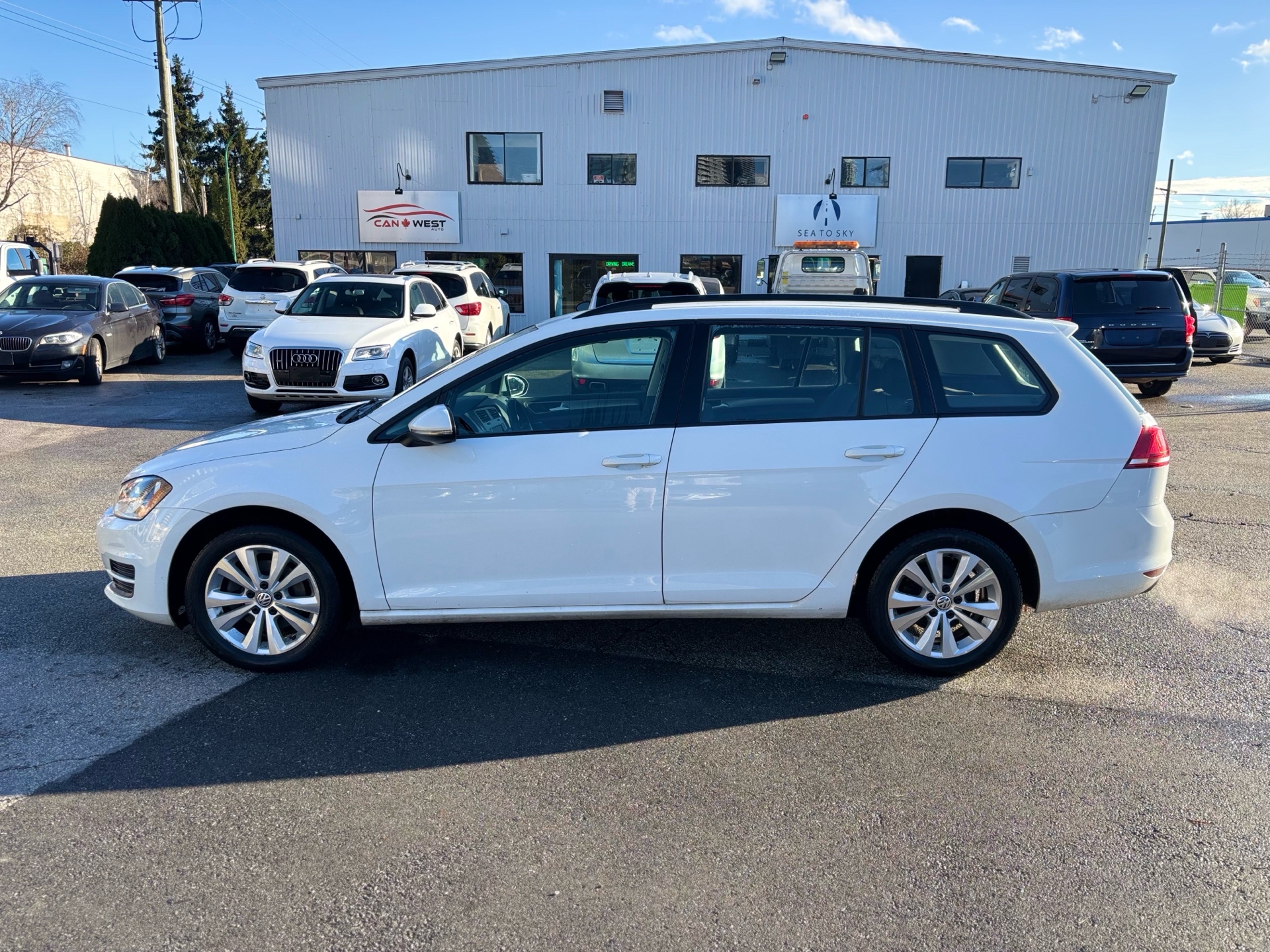 /canwestautoinc/2016-Volkswagen-GolfSportwagon-3945350213016001.jpg