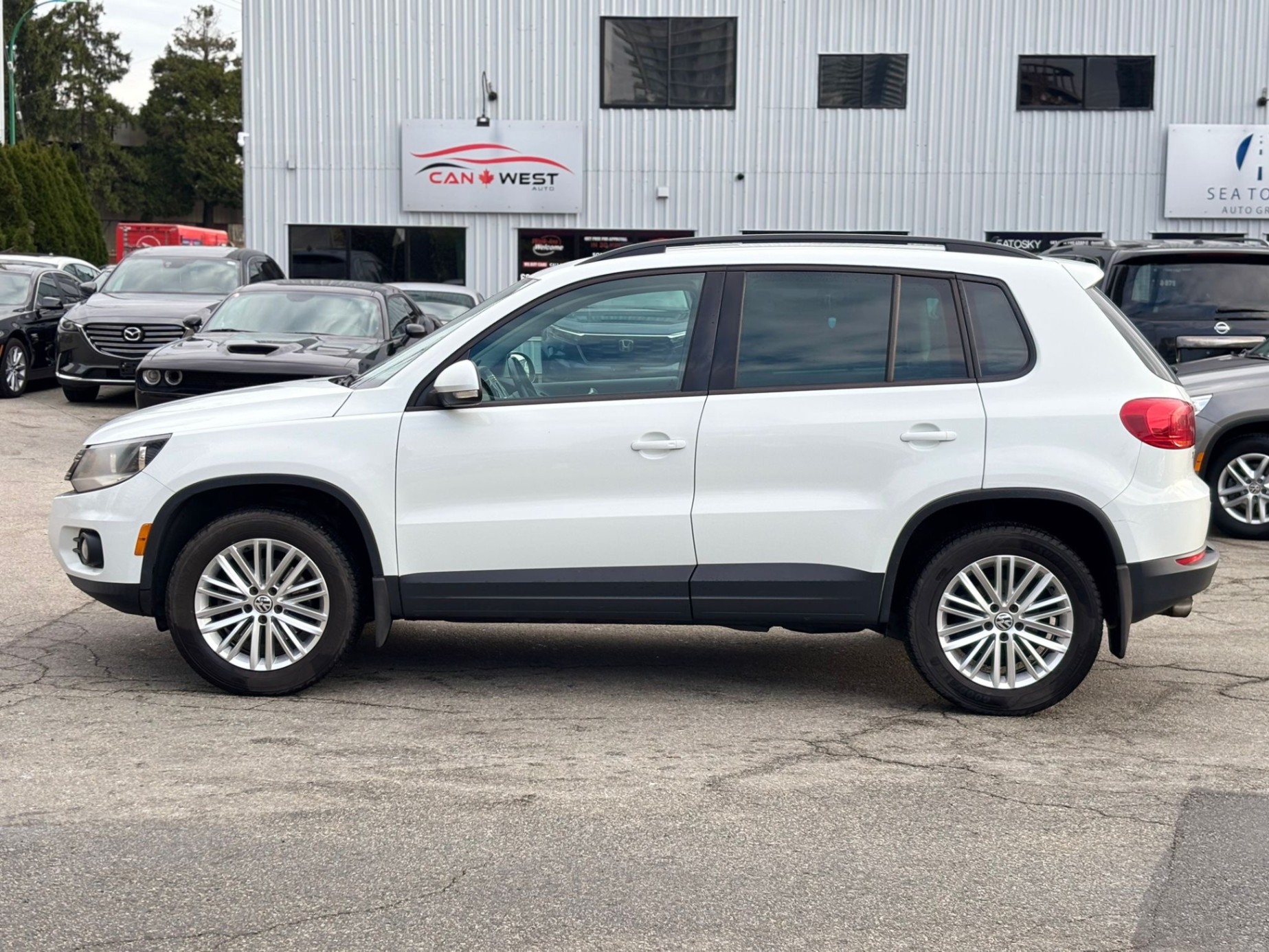 /canwestautoinc/2016-Volkswagen-Tiguan-23726824149609627.jpg
