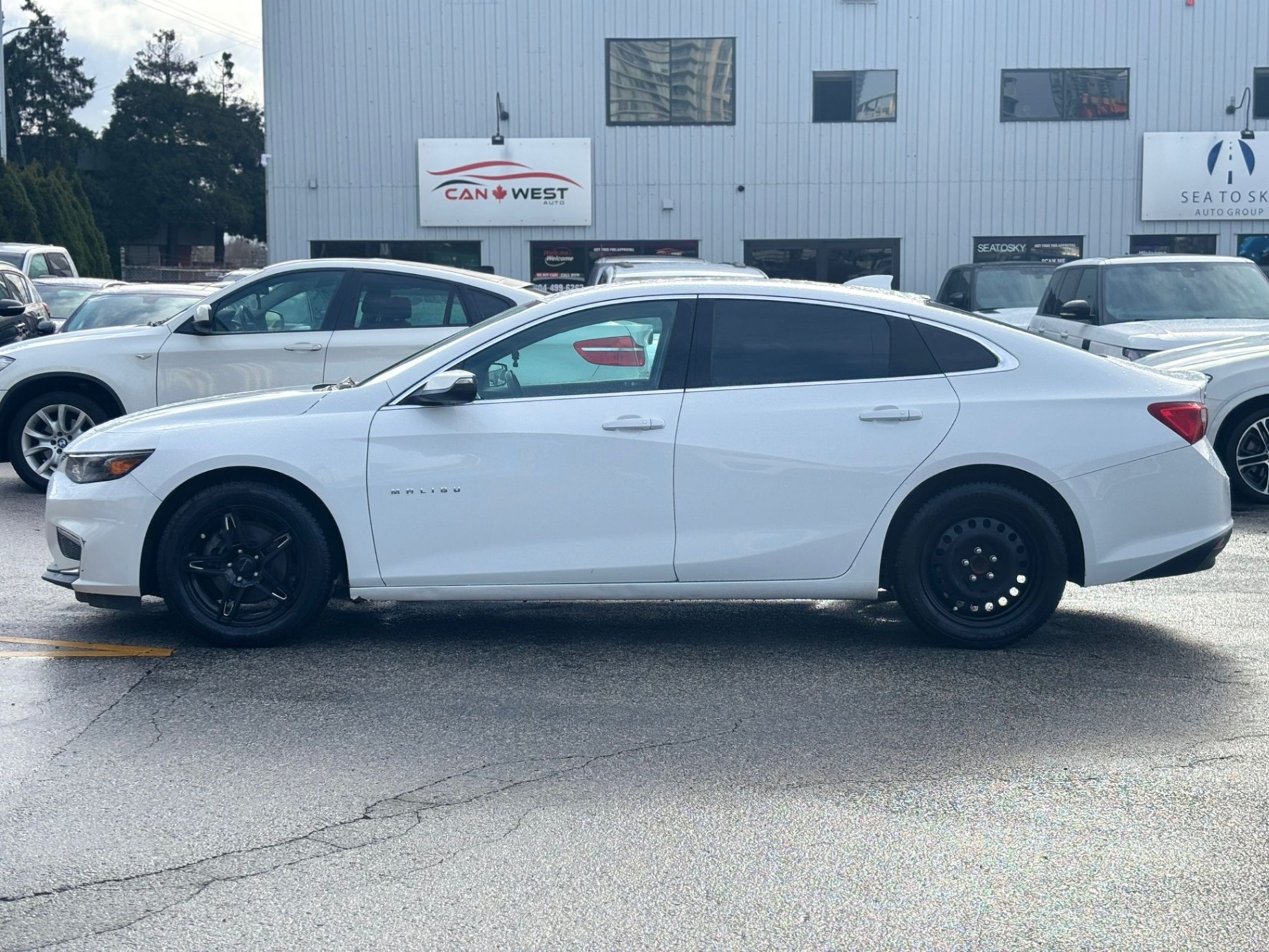 /canwestautoinc/2017-Chevrolet-Malibu-15471995529433924.jpg
