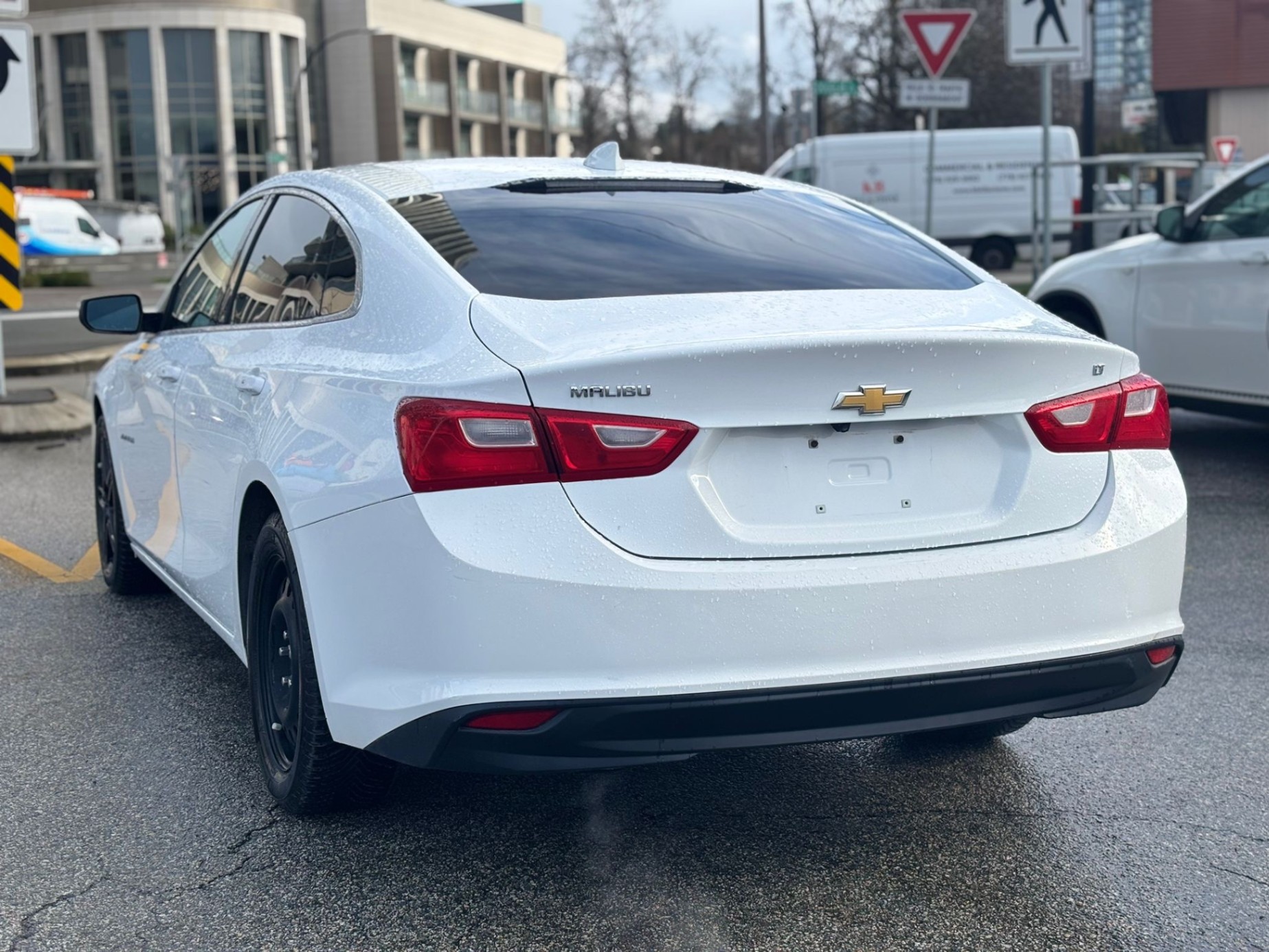 /canwestautoinc/2017-Chevrolet-Malibu-5191913001691308.jpg