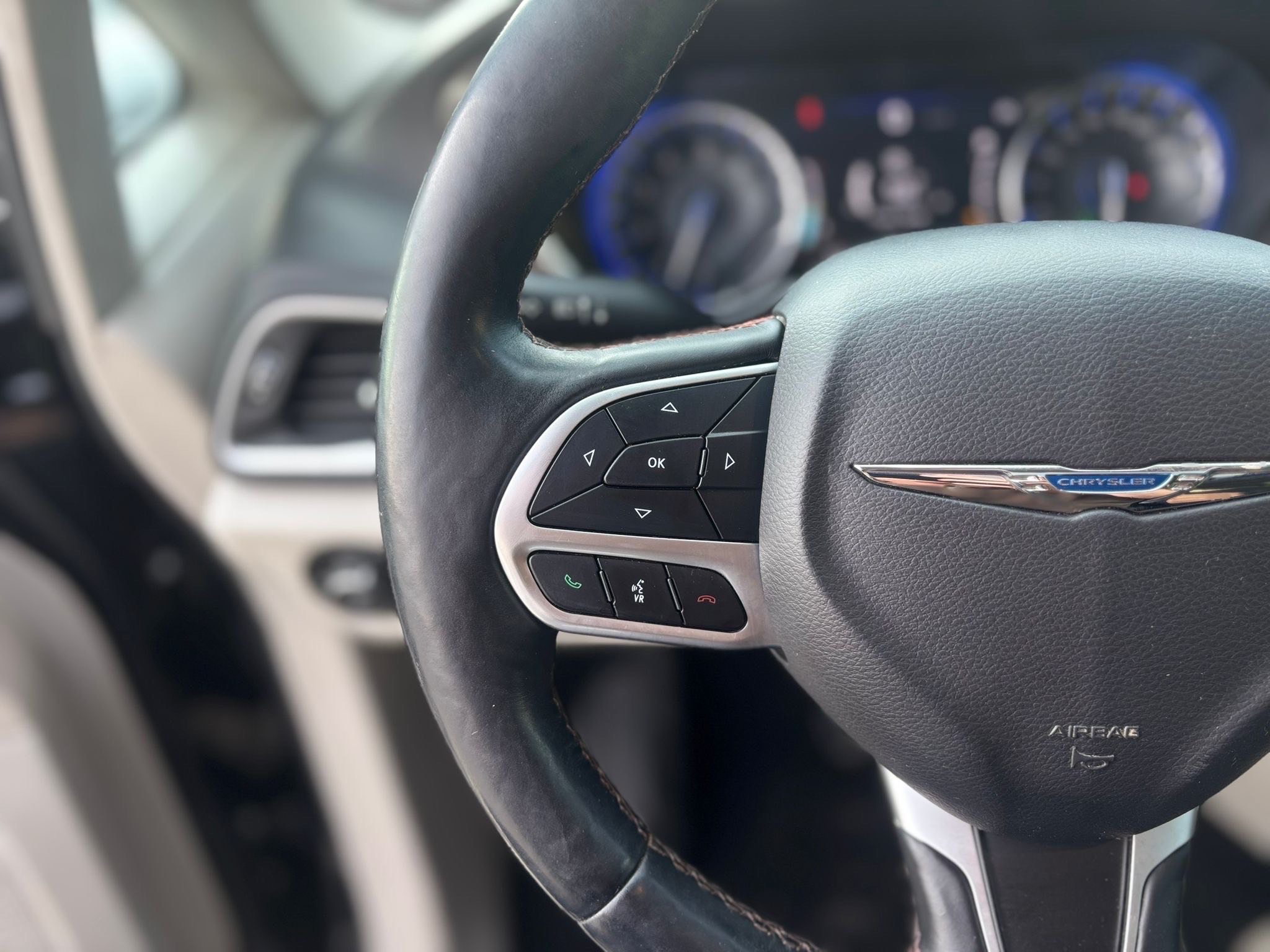 /canwestautoinc/2017-Chrysler-Pacifica-08187028221358772.jpg