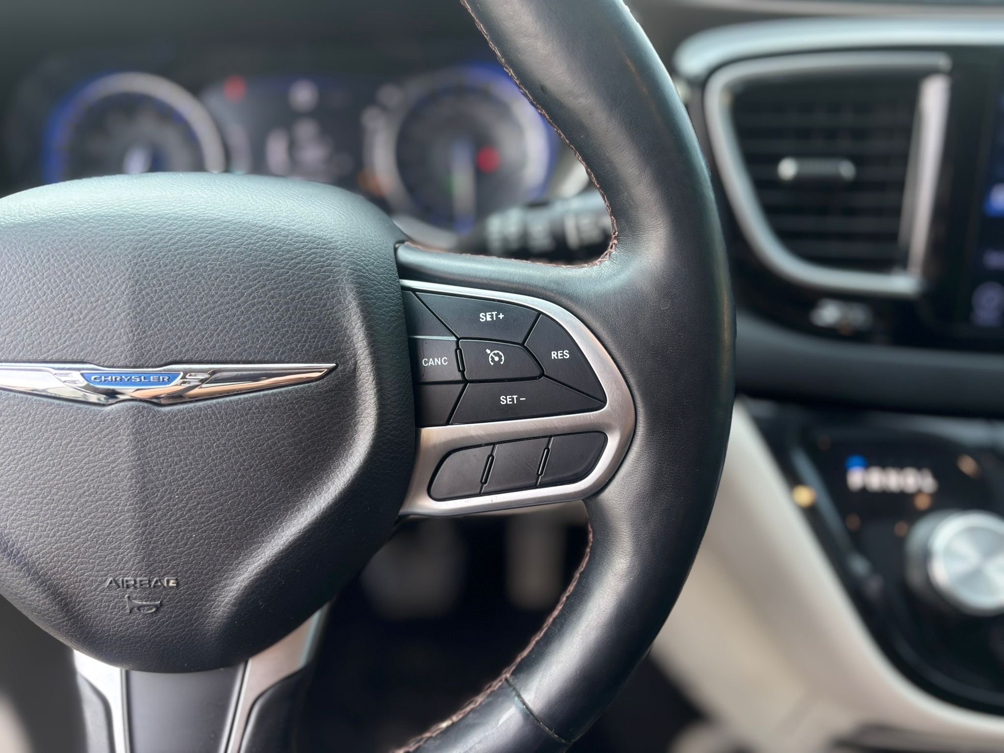 /canwestautoinc/2017-Chrysler-Pacifica-22550644238277928.jpg