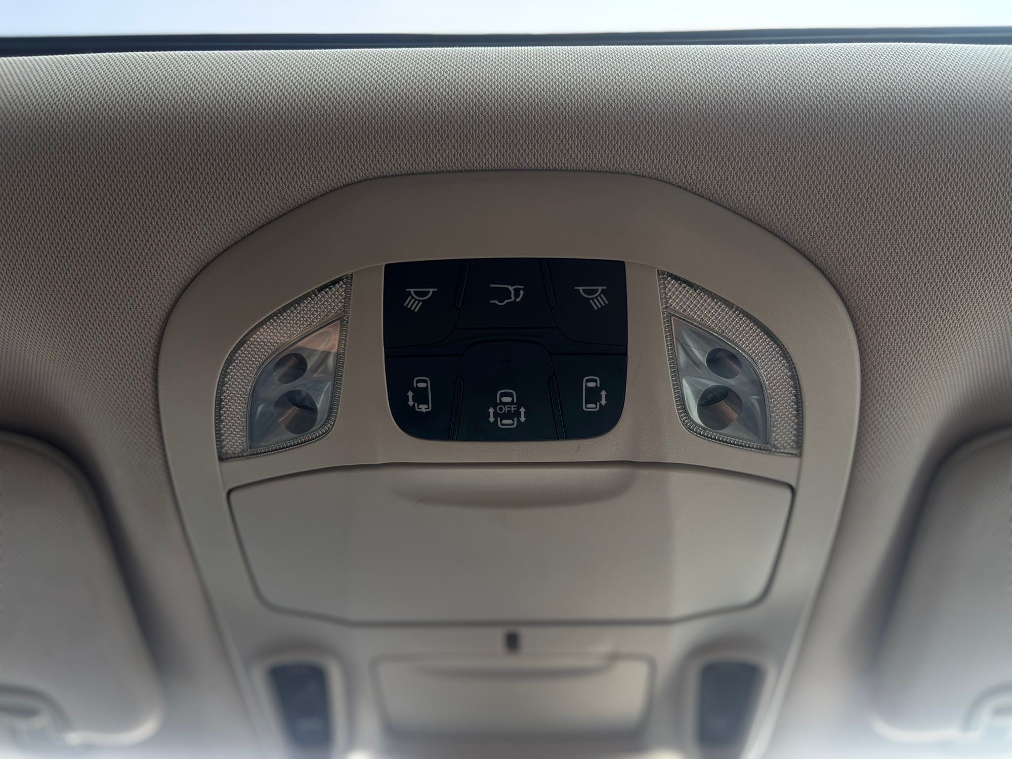 /canwestautoinc/2017-Chrysler-Pacifica-6738126183237869.jpg