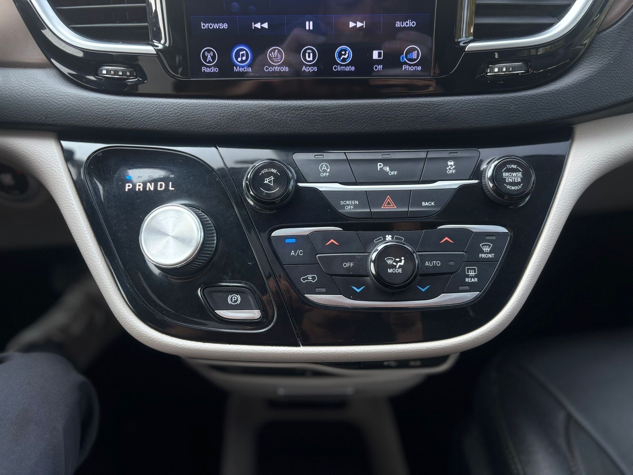 /canwestautoinc/2017-Chrysler-Pacifica-6960054845839541.jpg
