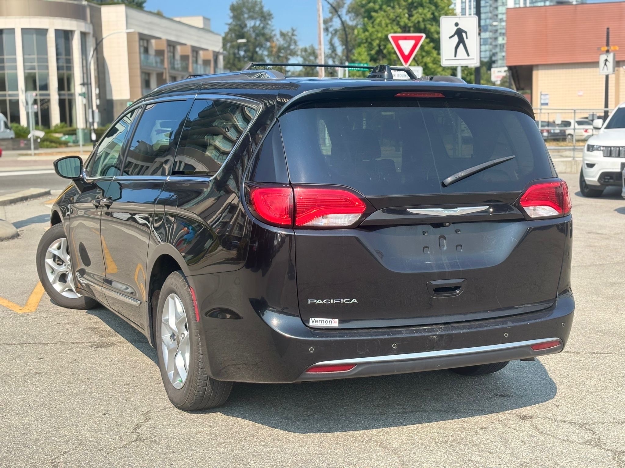 /canwestautoinc/2017-Chrysler-Pacifica-8622616497782374.jpg