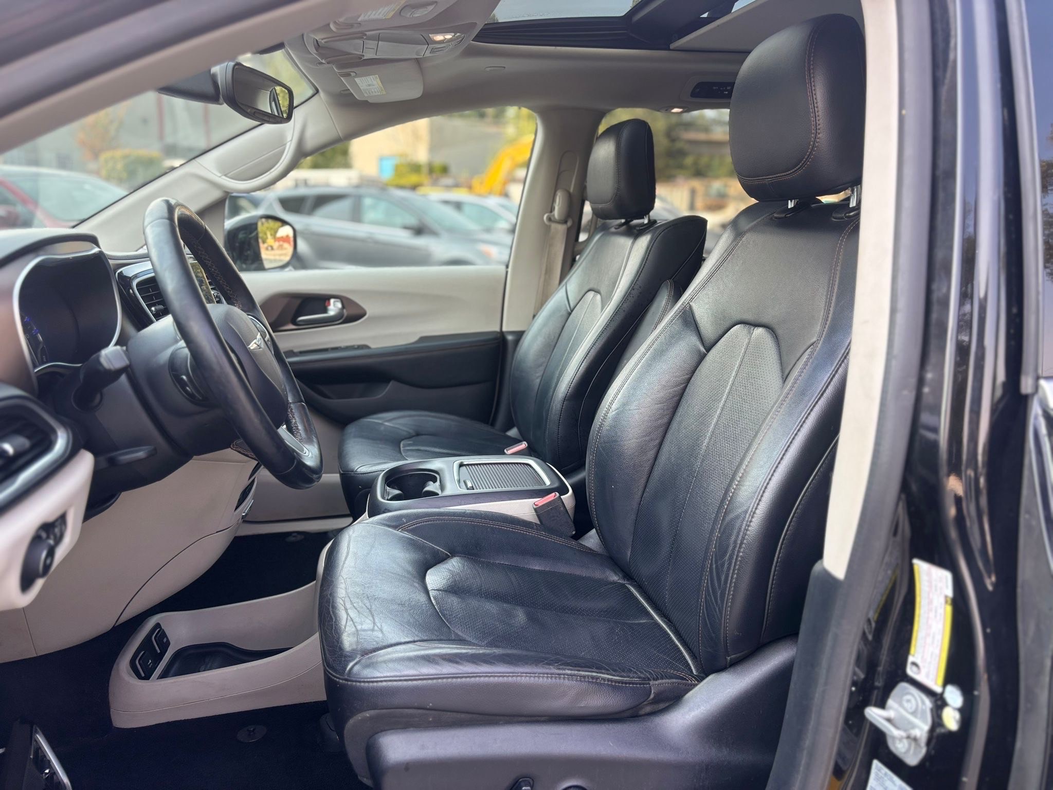 /canwestautoinc/2017-Chrysler-Pacifica-8777181187996981.jpg