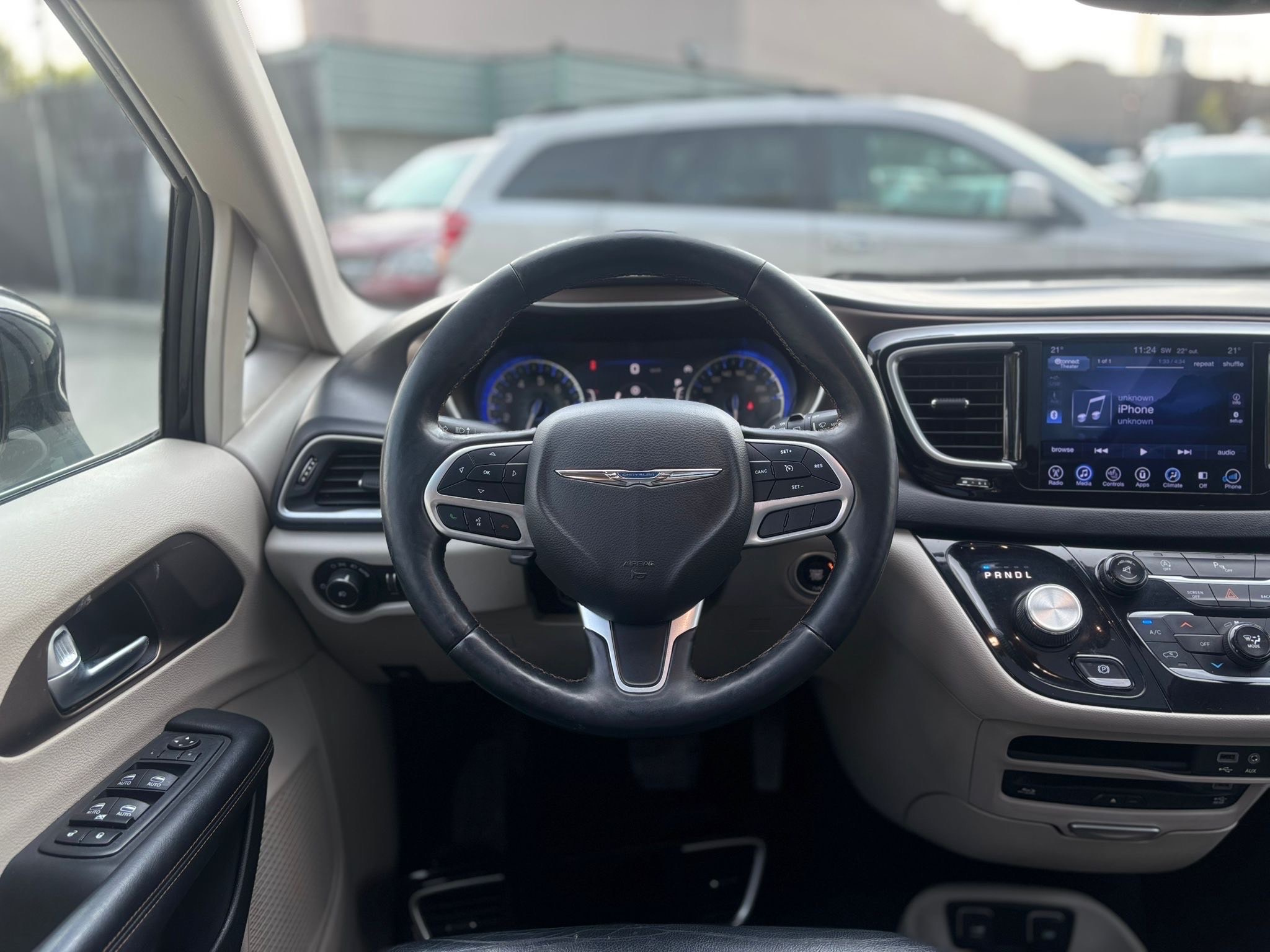 /canwestautoinc/2017-Chrysler-Pacifica-9814858241243778.jpg