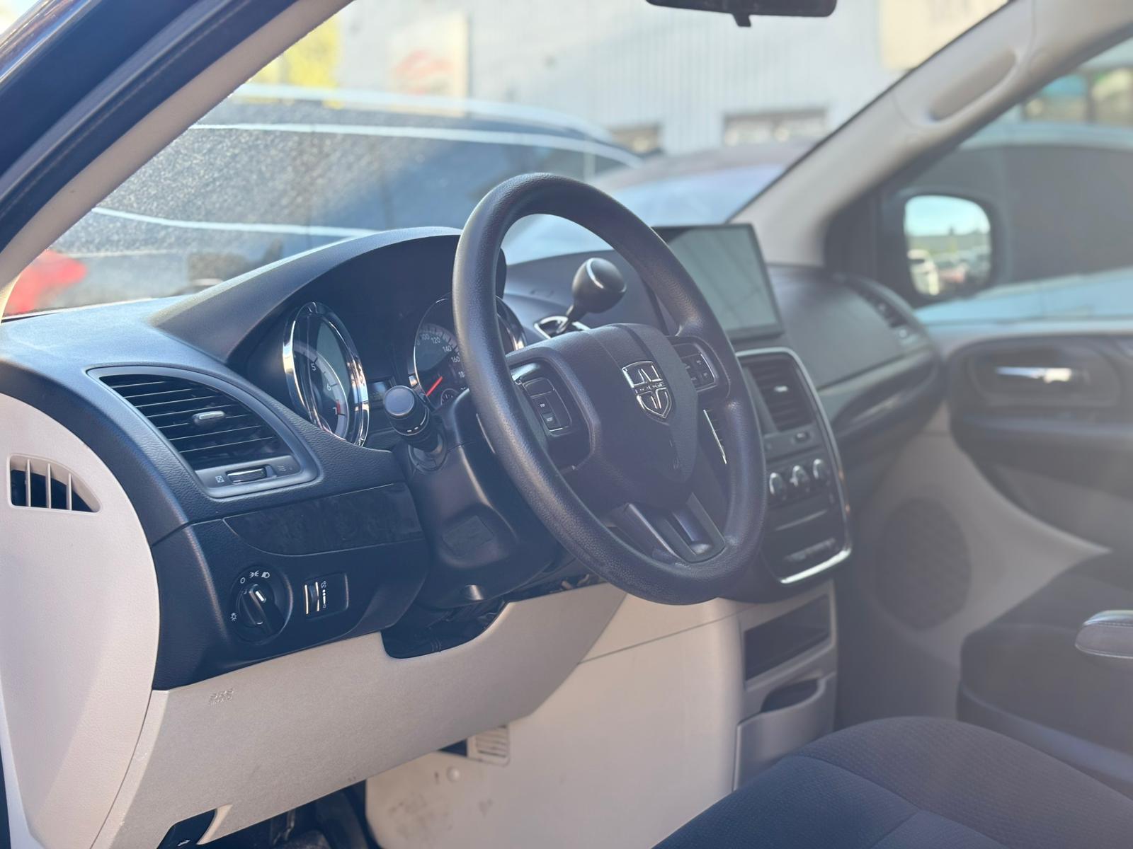 /canwestautoinc/2017-Dodge-GrandCaravan-251243552212576.jpg
