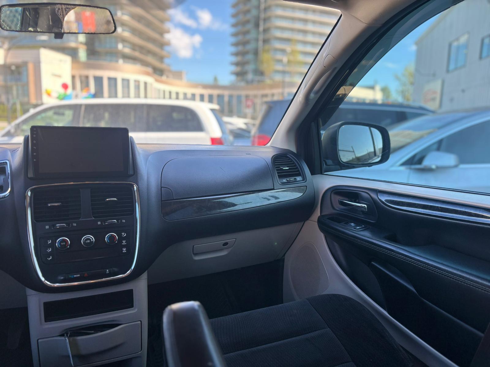 /canwestautoinc/2017-Dodge-GrandCaravan-5782570838488514.jpg