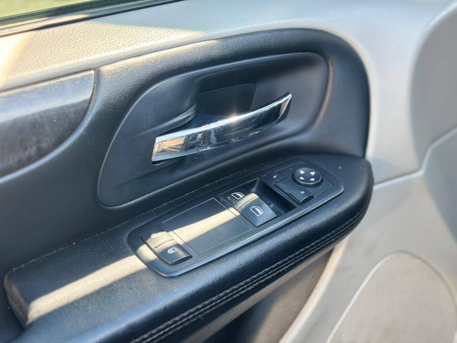 /canwestautoinc/2017-Dodge-GrandCaravan-7440276422042795.jpg