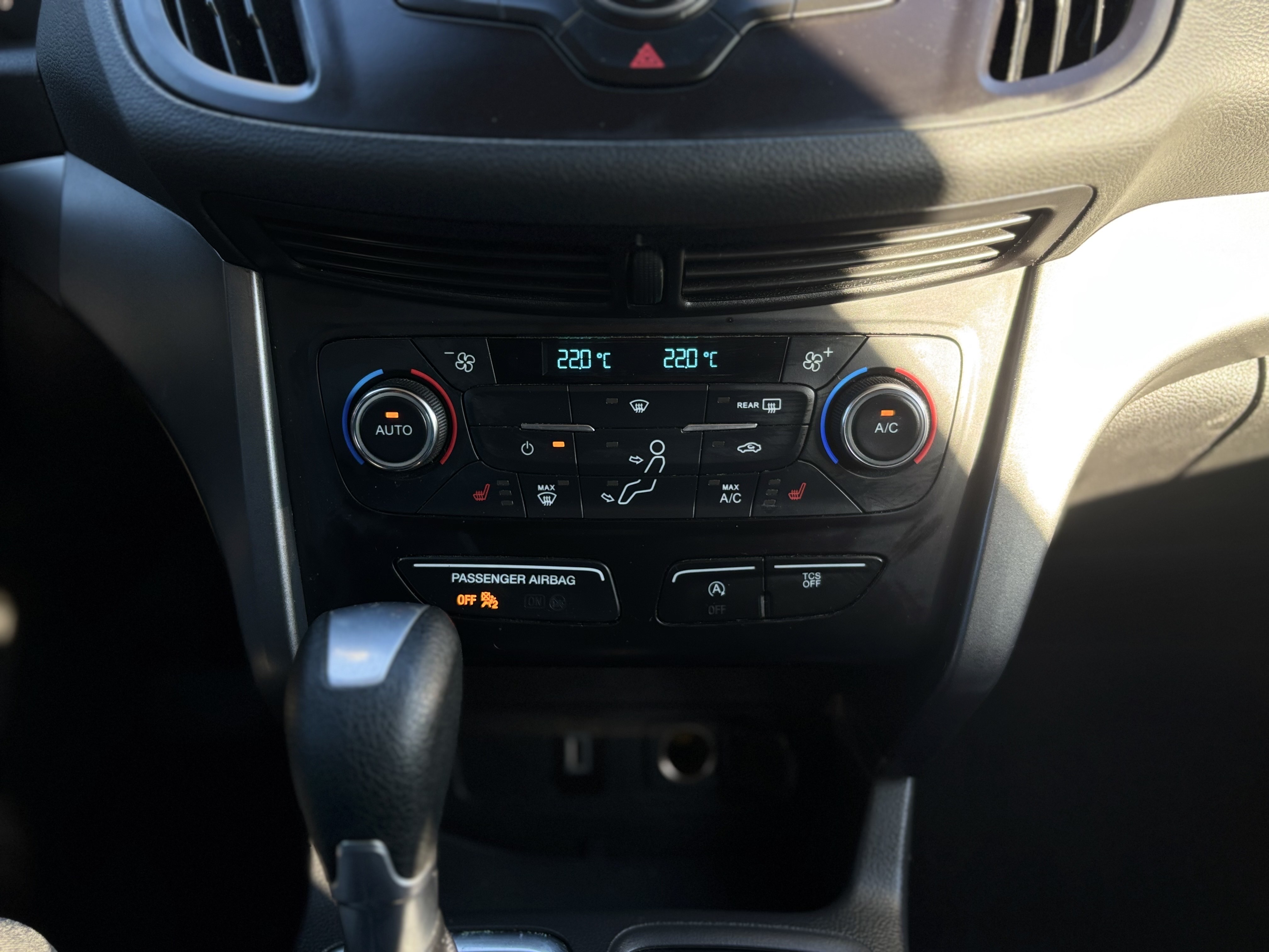 /canwestautoinc/2017-Ford-Escape-1251712290106819.jpg