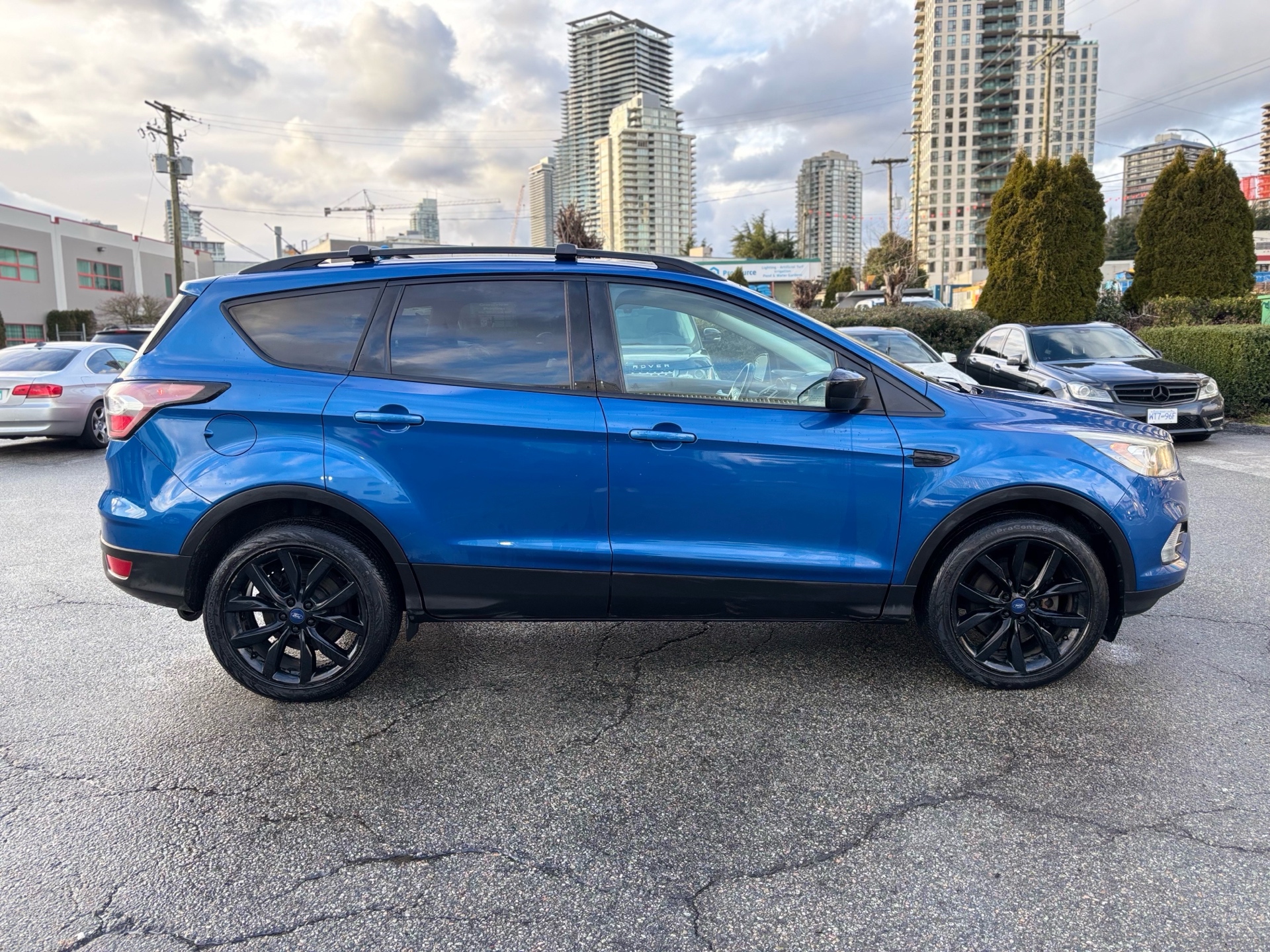 /canwestautoinc/2017-Ford-Escape-15344556674347265.jpg