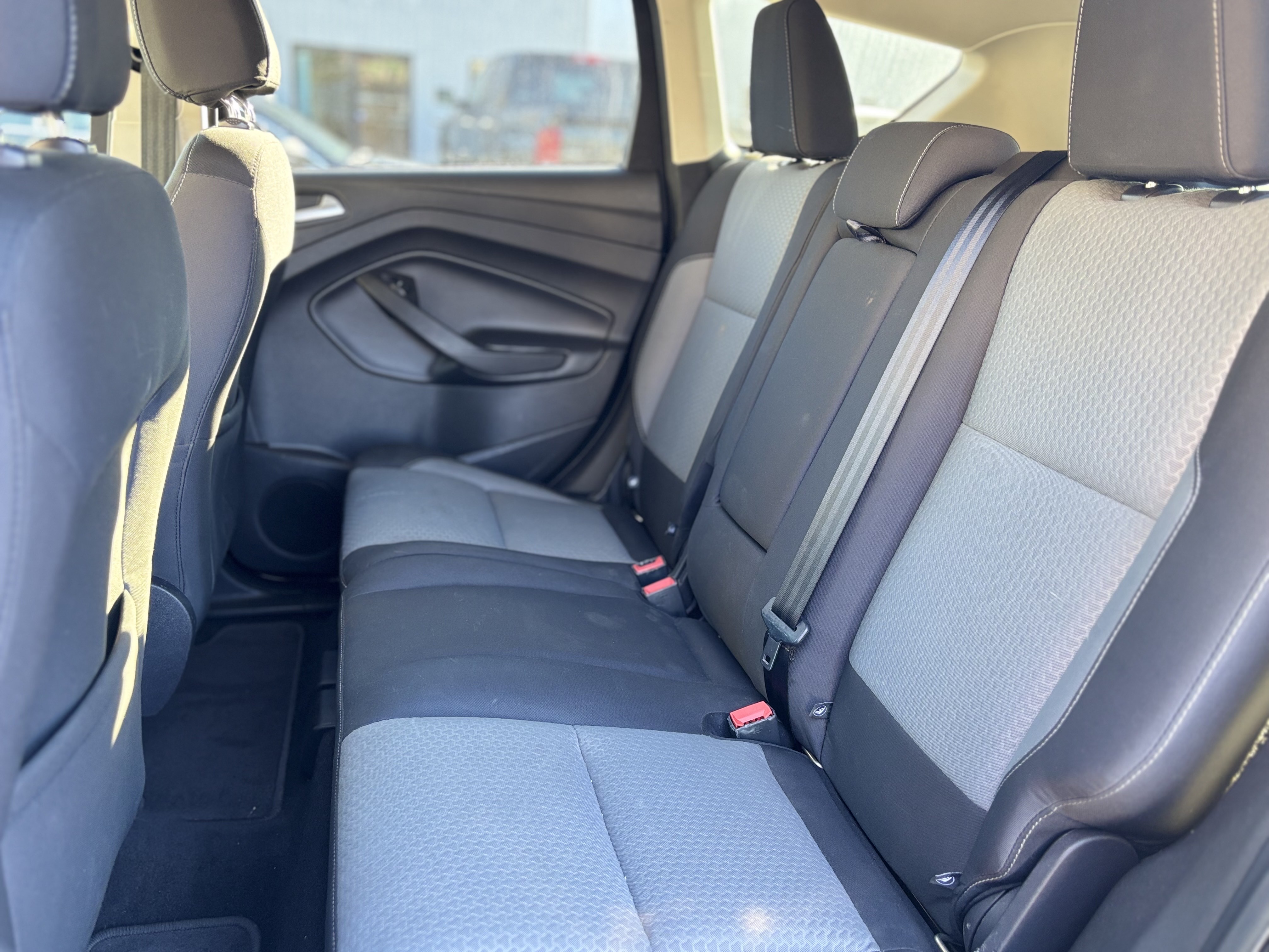 /canwestautoinc/2017-Ford-Escape-16944142747889512.jpg