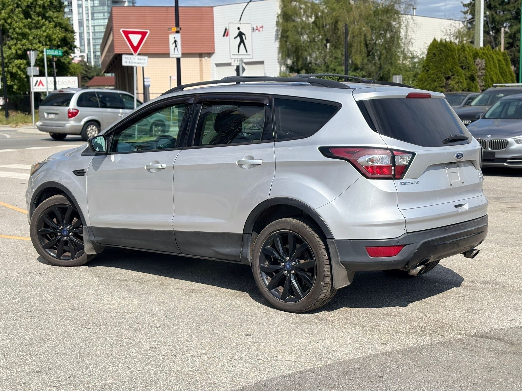 /canwestautoinc/2017-Ford-Escape-7631698414190551.jpg