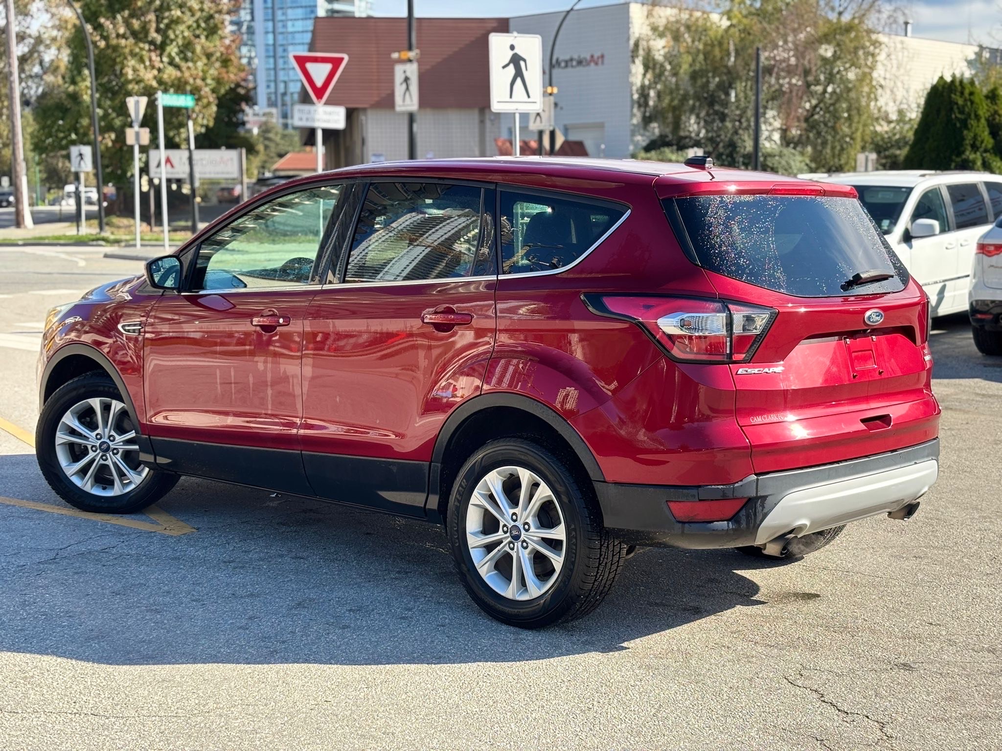 /canwestautoinc/2017-Ford-Escape-8986200358618817.jpg