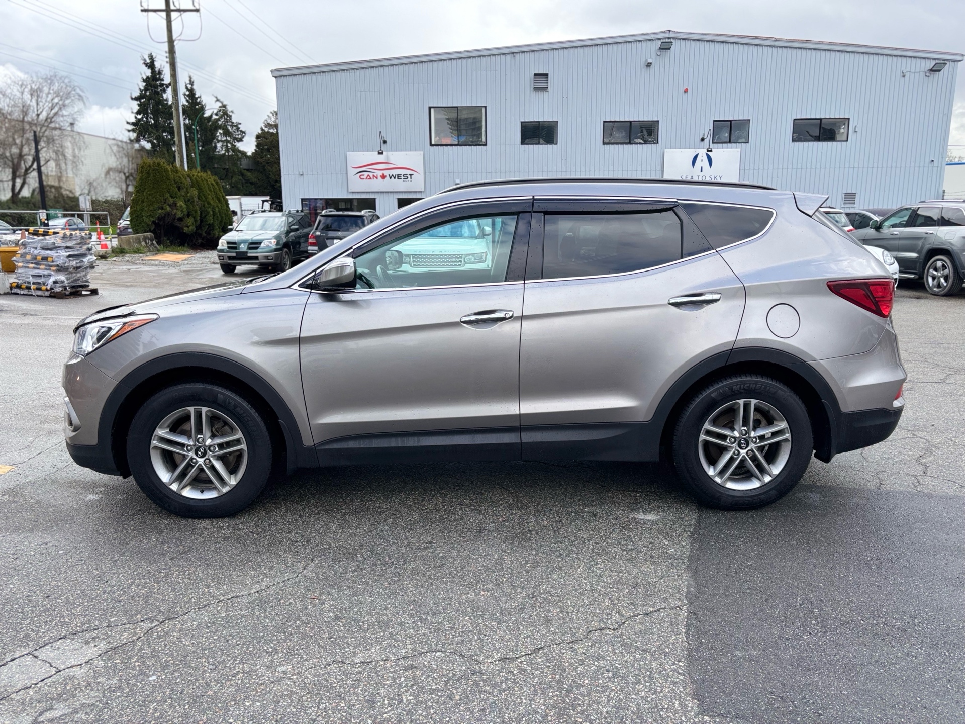/canwestautoinc/2017-Hyundai-SantaFe-18683790005827405.jpg
