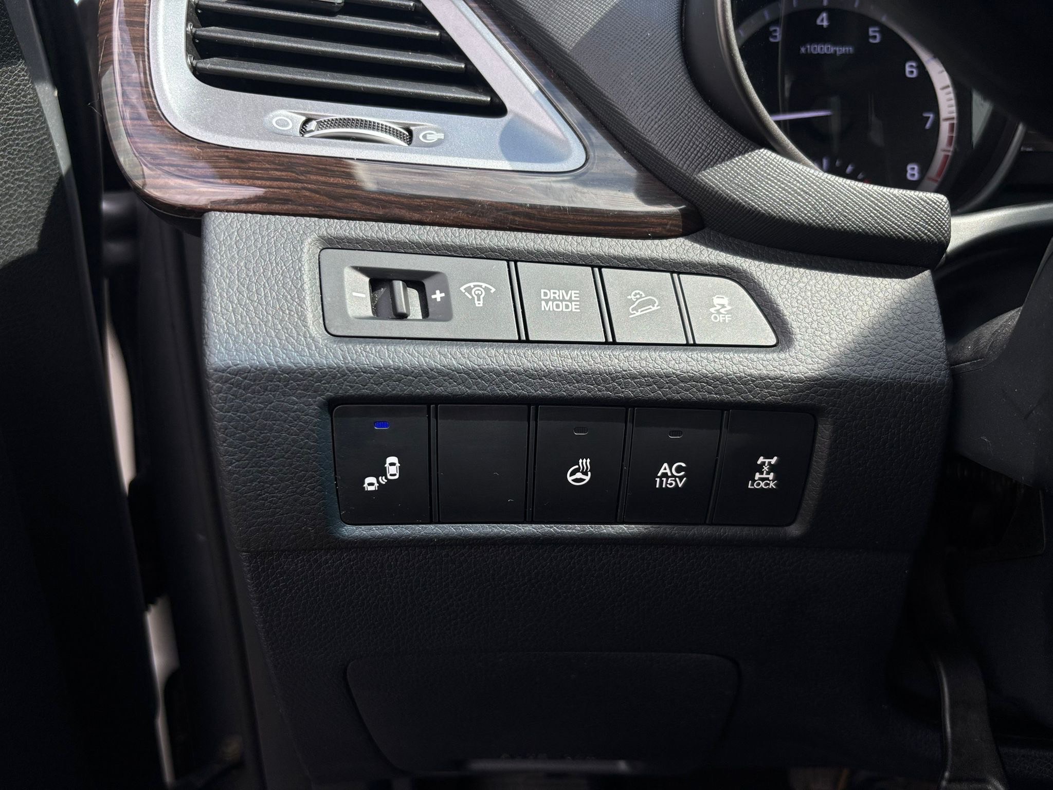 /canwestautoinc/2017-Hyundai-SantaFe-7798250904648429.jpg