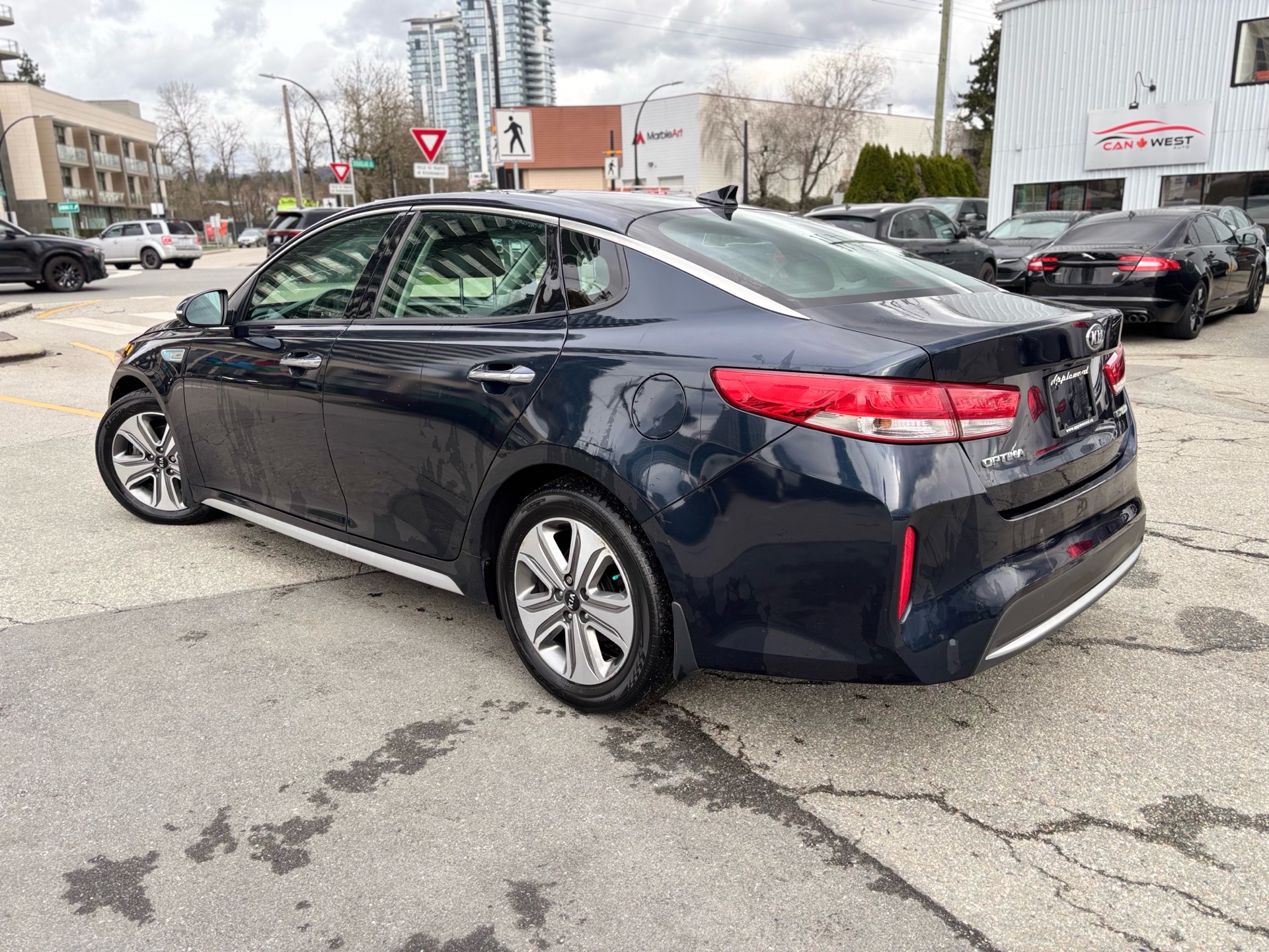 /canwestautoinc/2017-Kia-OptimaHybrid-061361231700256536.jpg