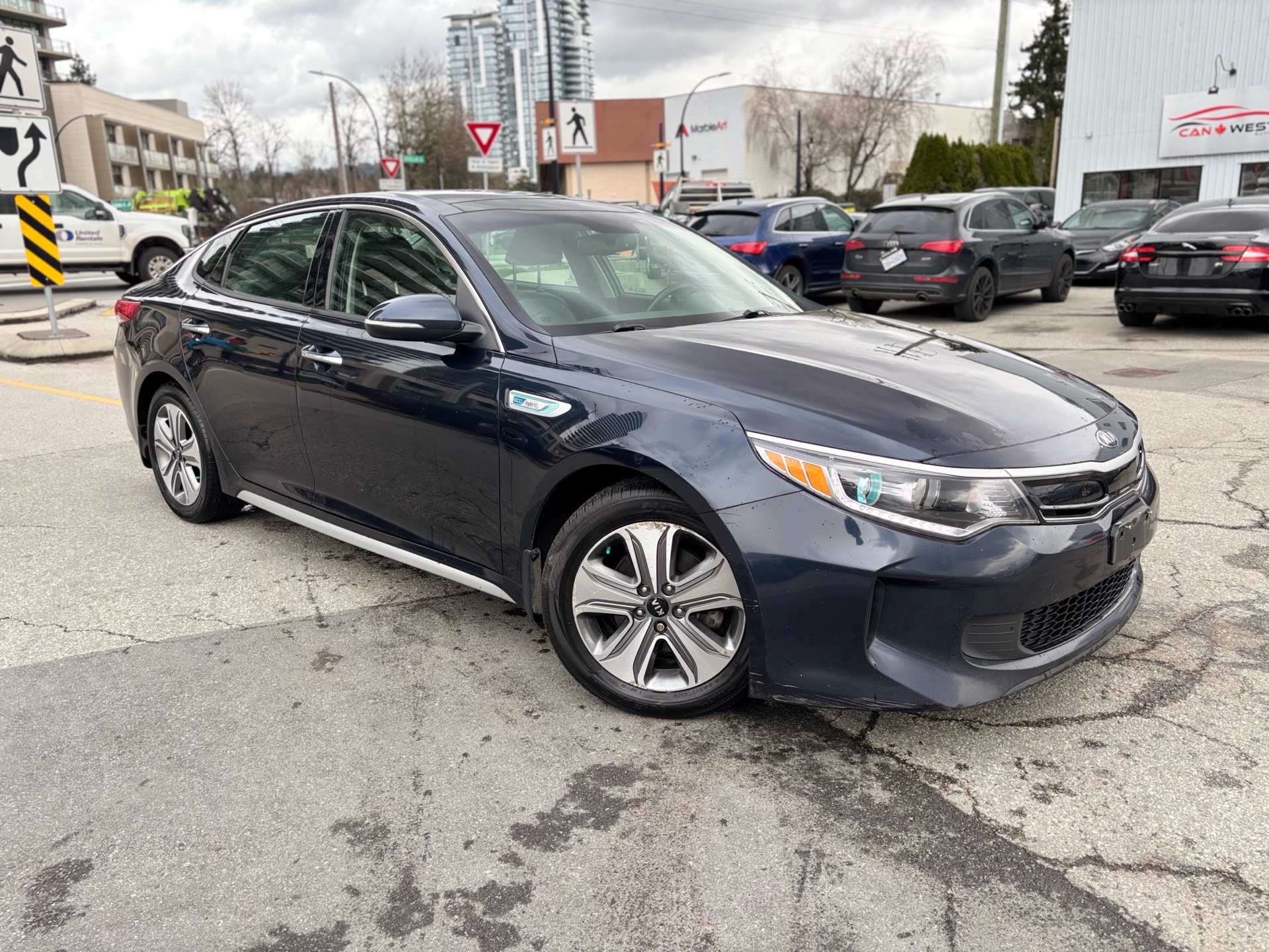 /canwestautoinc/2017-Kia-OptimaHybrid-6014957820314673.jpg