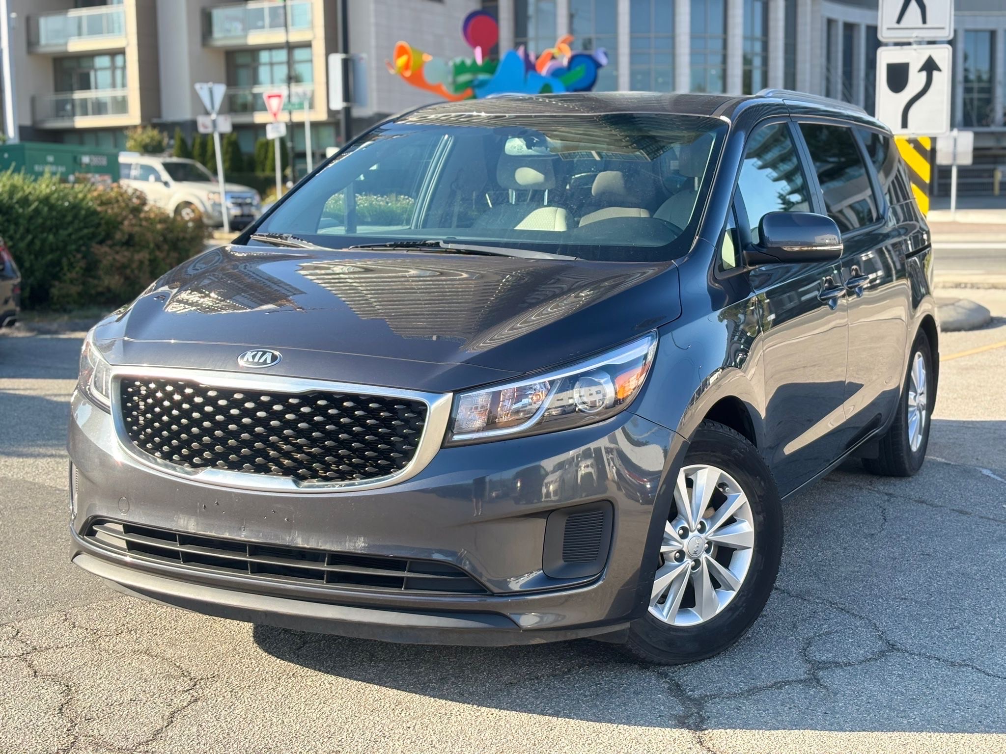 /canwestautoinc/2017-Kia-Sedona-1657988365677483.jpg