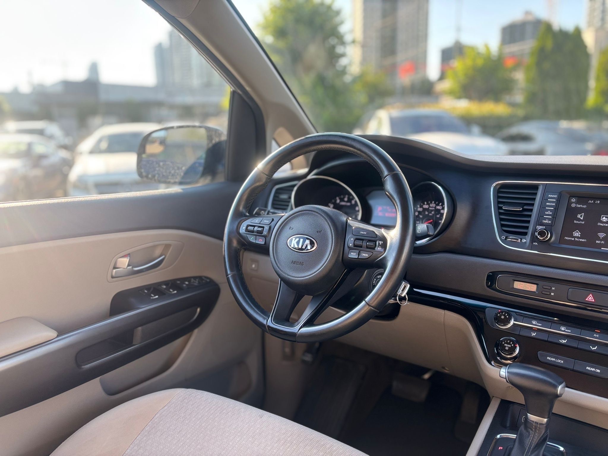 /canwestautoinc/2017-Kia-Sedona-38513985538439255.jpg