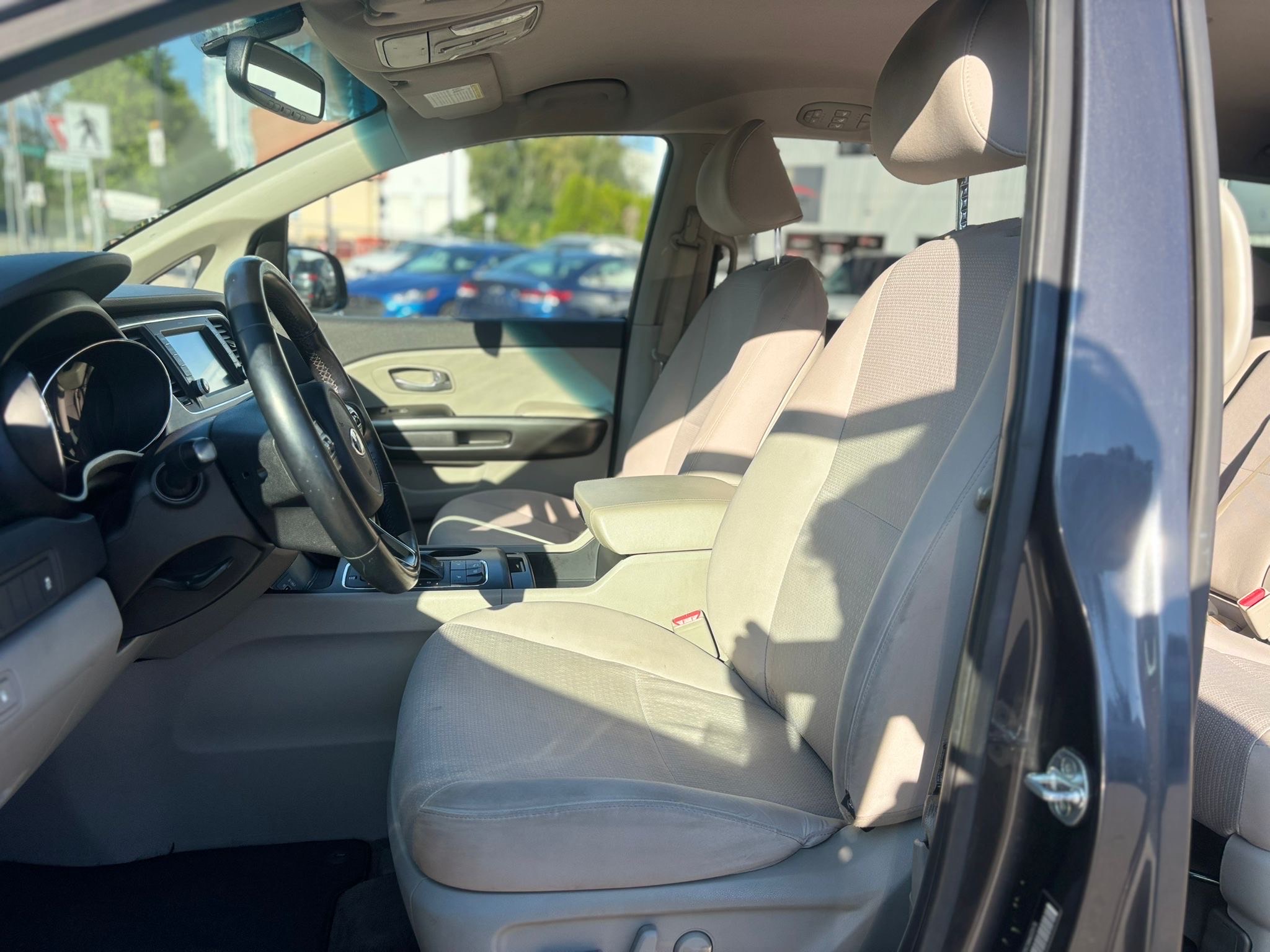 /canwestautoinc/2017-Kia-Sedona-7767002642981617.jpg