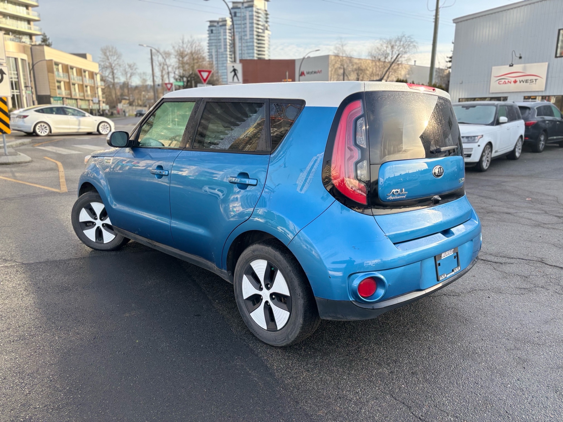 /canwestautoinc/2017-Kia-SoulEV-15917803527411056.jpg