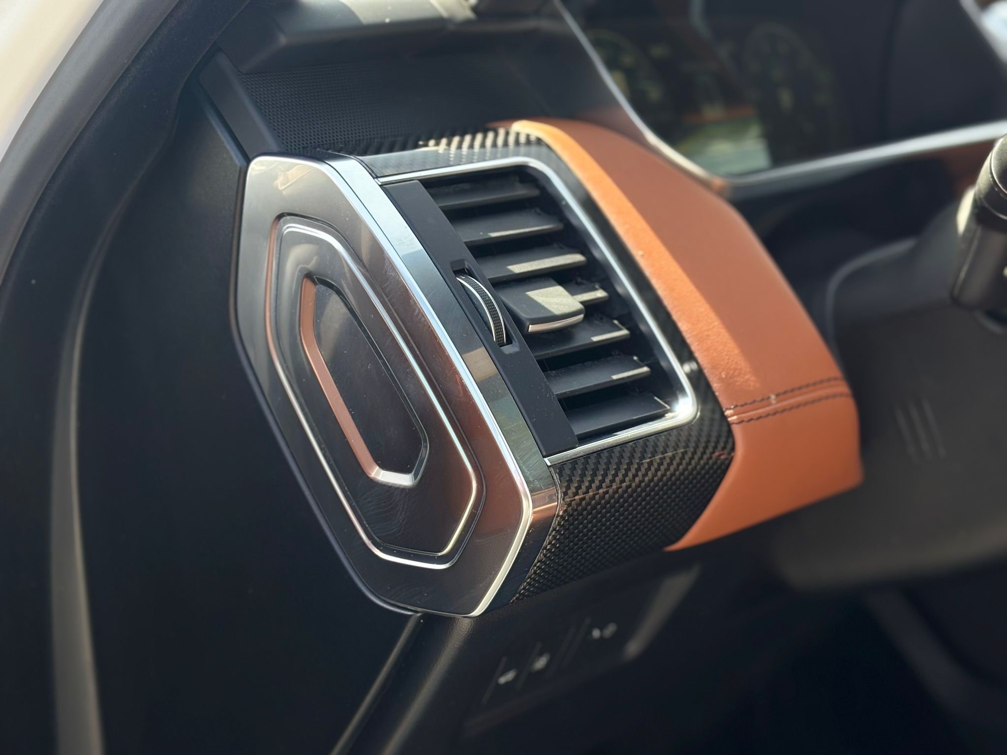 /canwestautoinc/2017-LandRover-RangeRover-15472263141766085.jpg